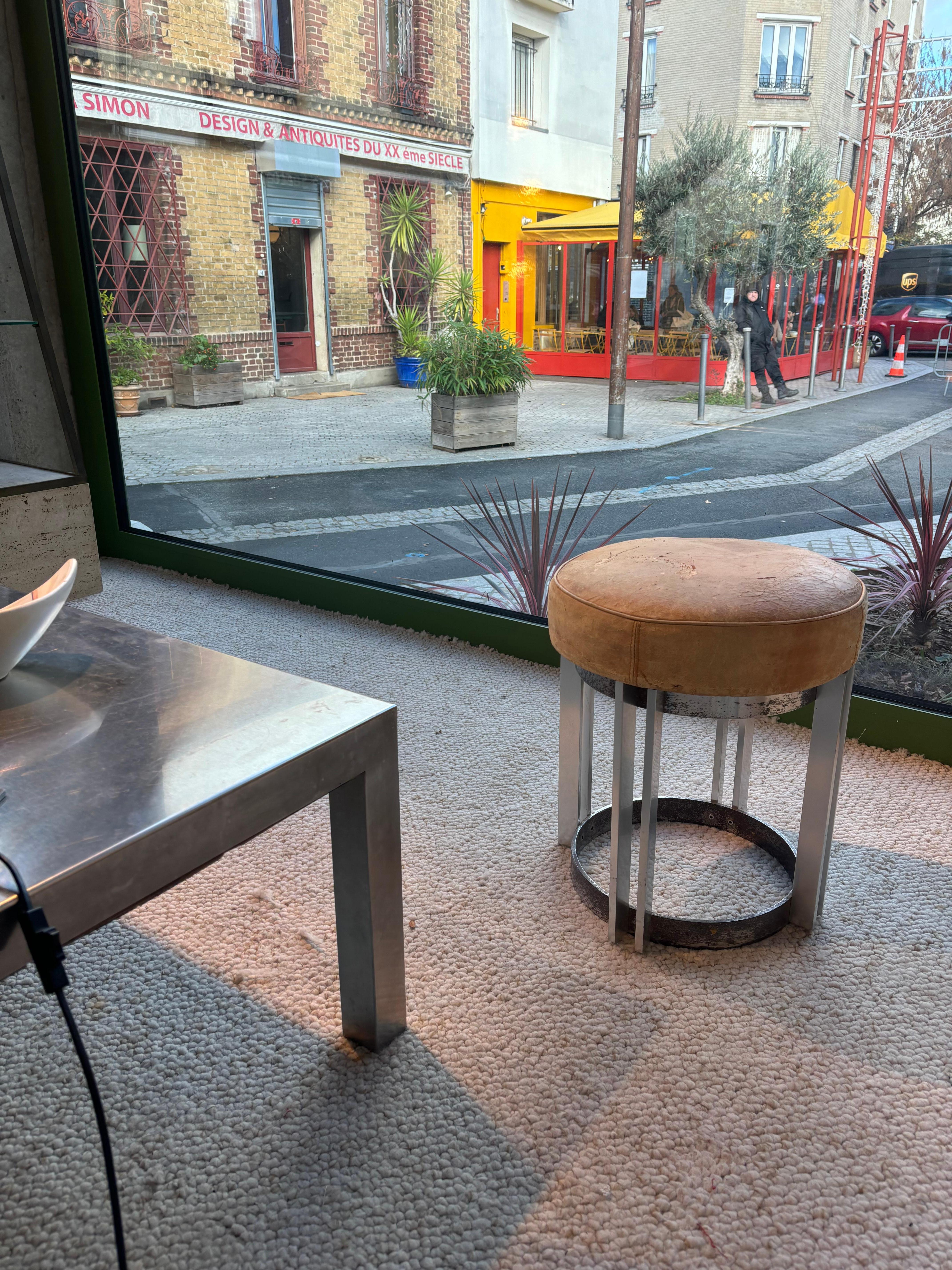 Tabouret moderniste en vente 9