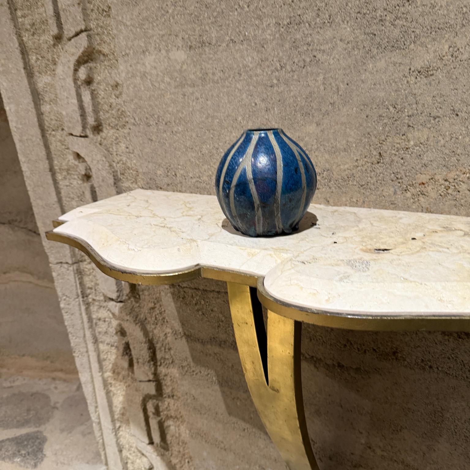Terracotta Studio Modernista Pottery Vaso blu firmato Studio A in vendita