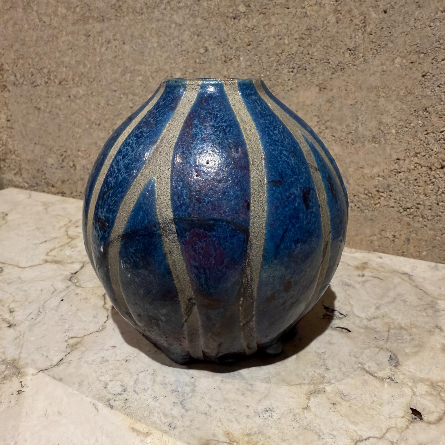 Studio Modernista Pottery Vaso blu firmato Studio A in vendita 2