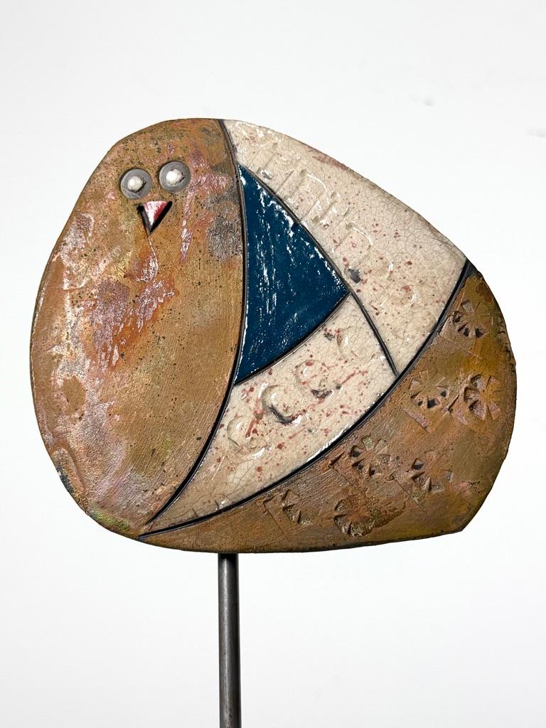 Scultura astratta di gufo Modernist Studio Pottery Raku in ceramica di Jody Delind in vendita 1