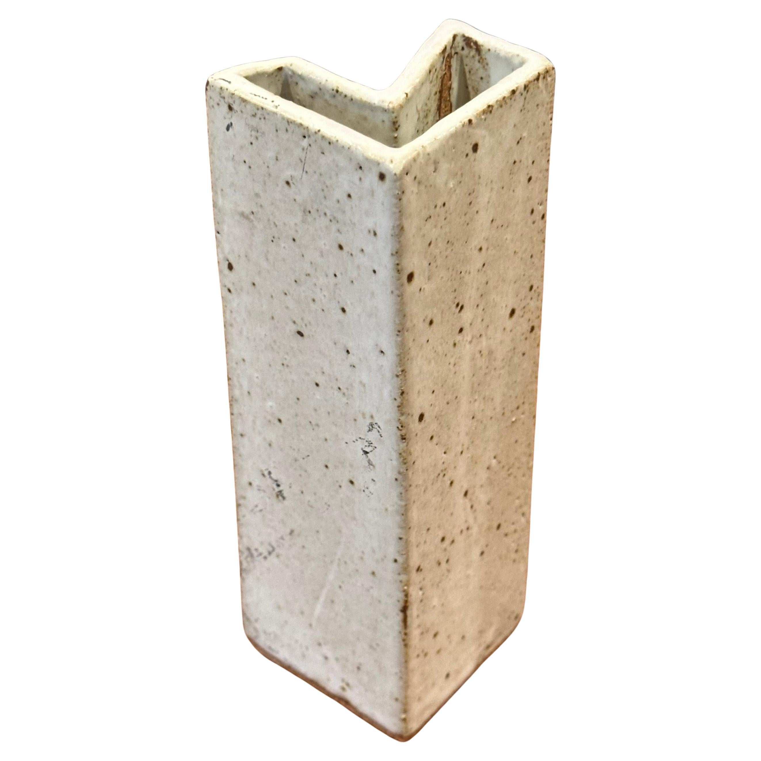 A very nice MCM California studio pottery stoneware vase, circa 1970s. The vessel is in very good vintage condition with no chips or cracks and measures 3