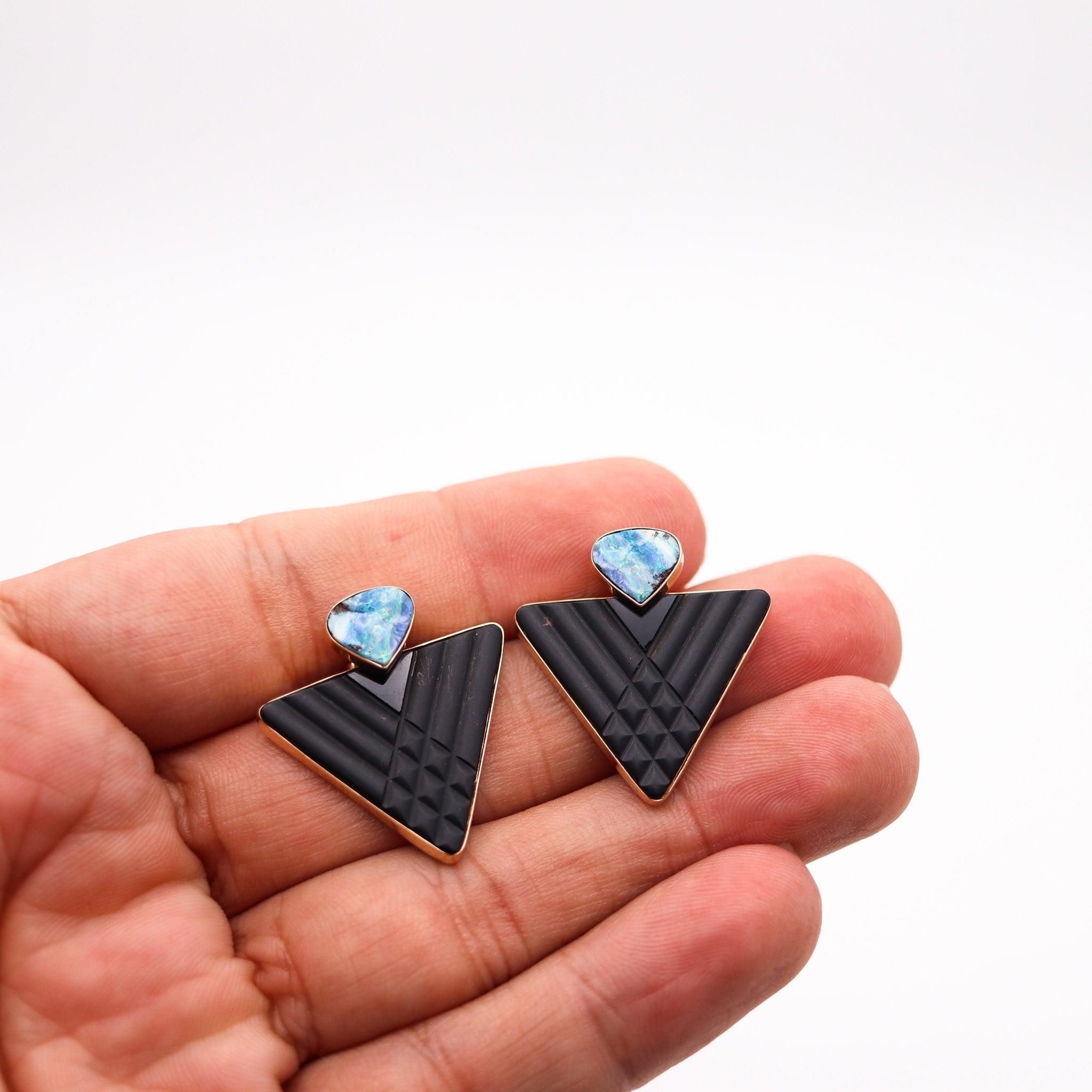 MODERNIST Studs Earrings In 14Kt Yellow Gold With Australian Opals And Black Jet In Excellent Condition For Sale In Miami, FL