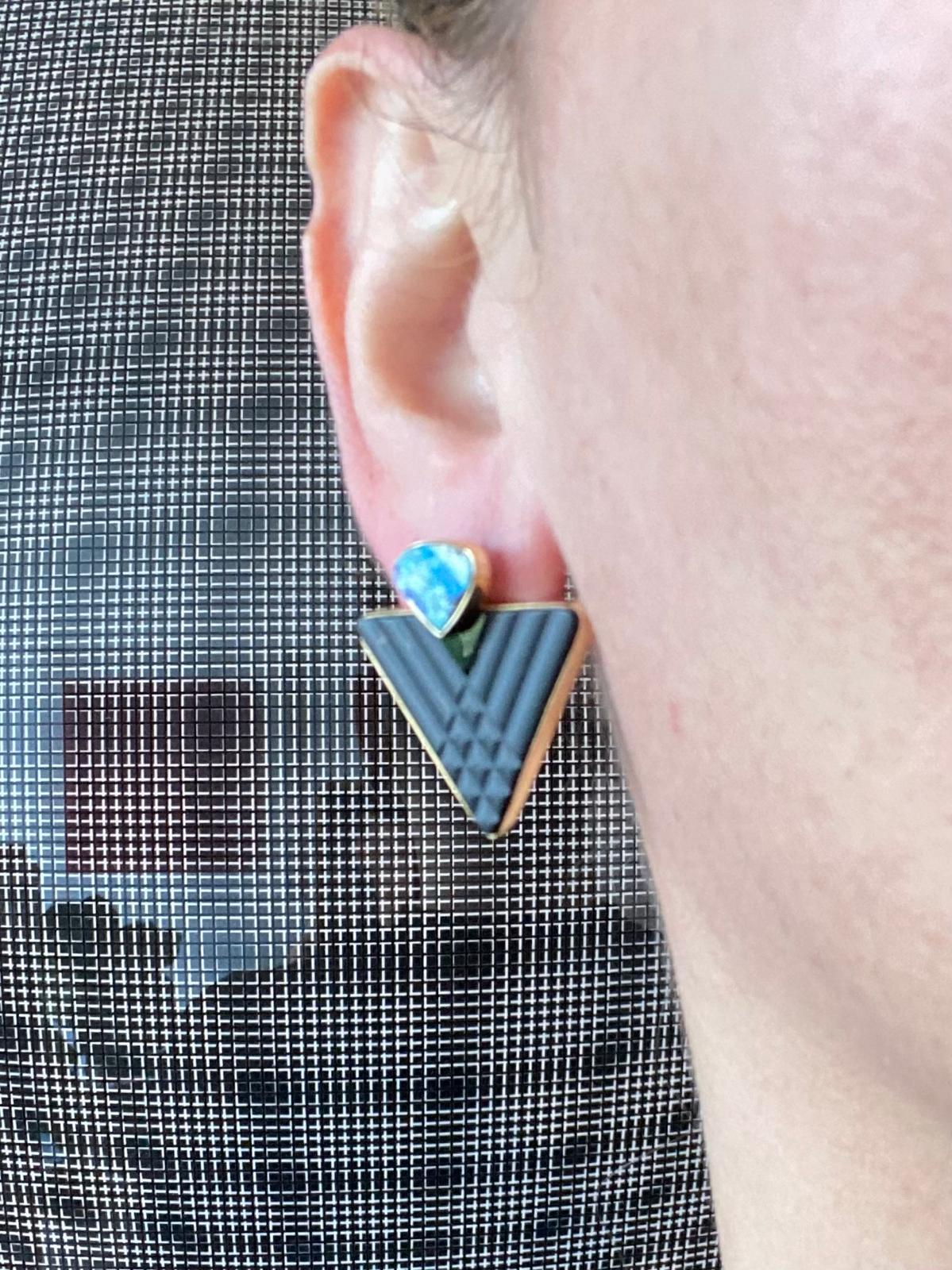 MODERNIST Studs Earrings In 14Kt Yellow Gold With Australian Opals And Black Jet For Sale 1