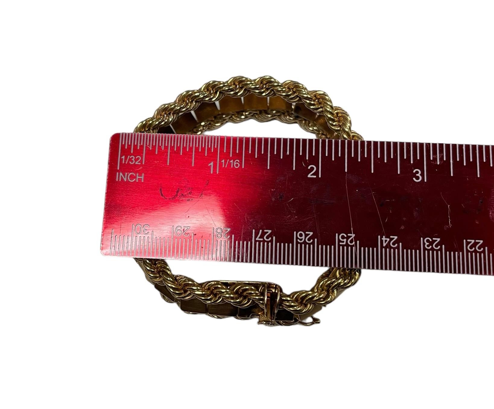 Bracelet à maillons en or 18K de style moderniste en vente 9