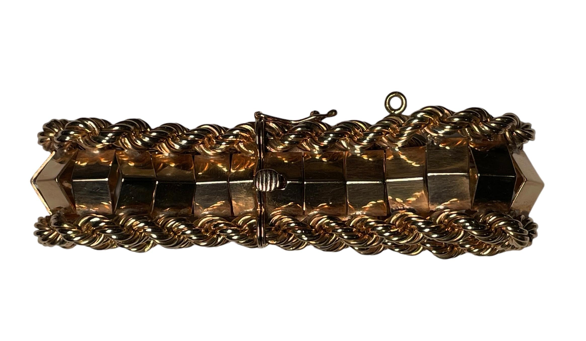 Bracelet à maillons en or 18K de style moderniste en vente 4