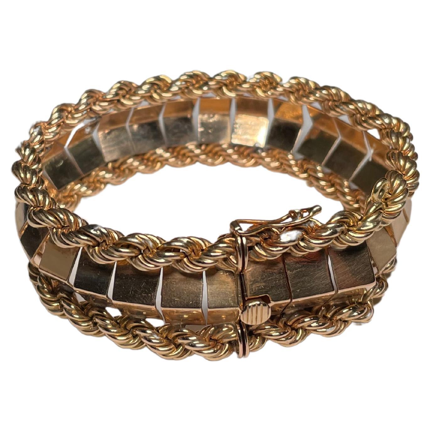 Modernist Style 18K Gold Link Bracelet