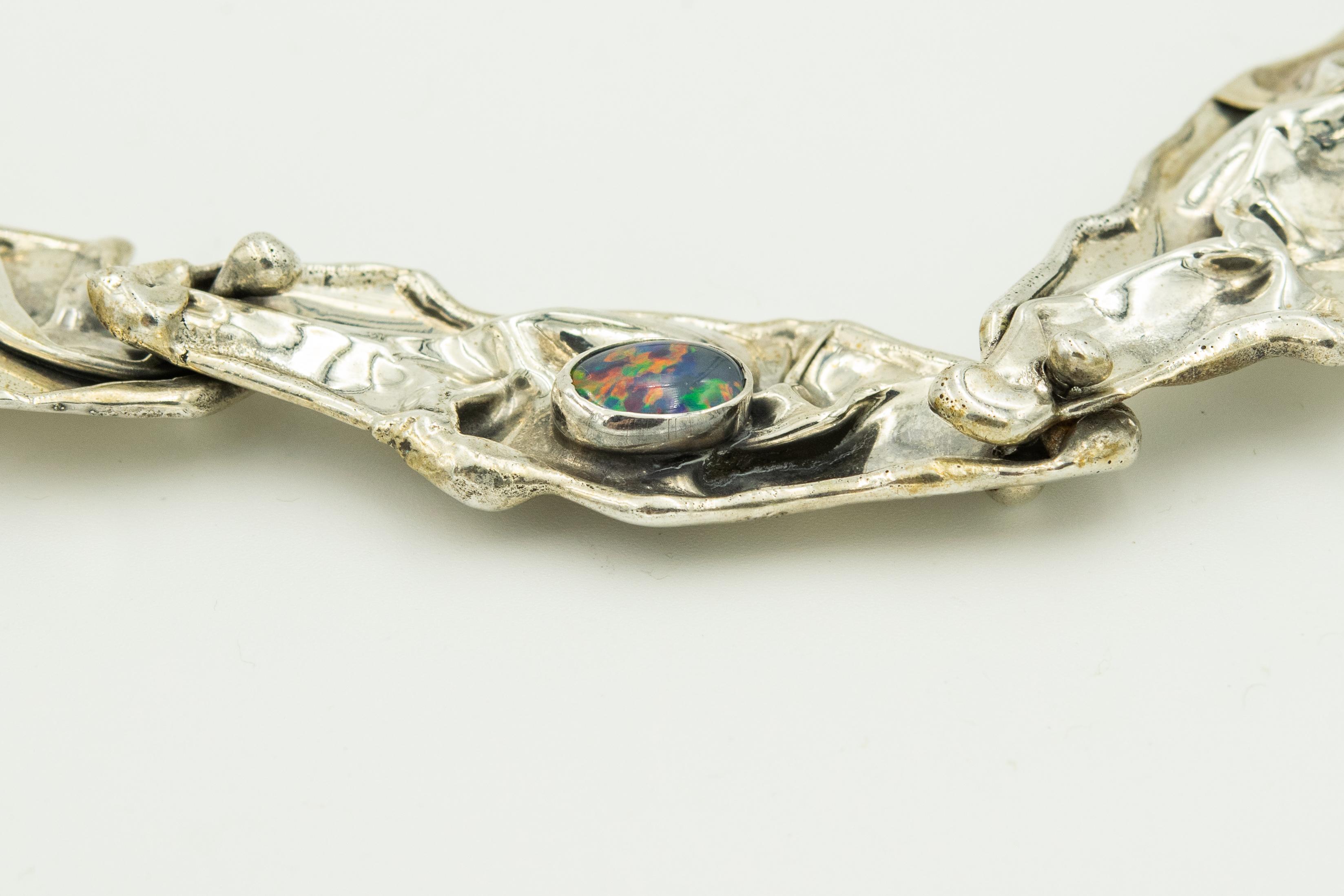 Collier d'opale moderniste en argent sterling moulé stylisé  Pour femmes en vente