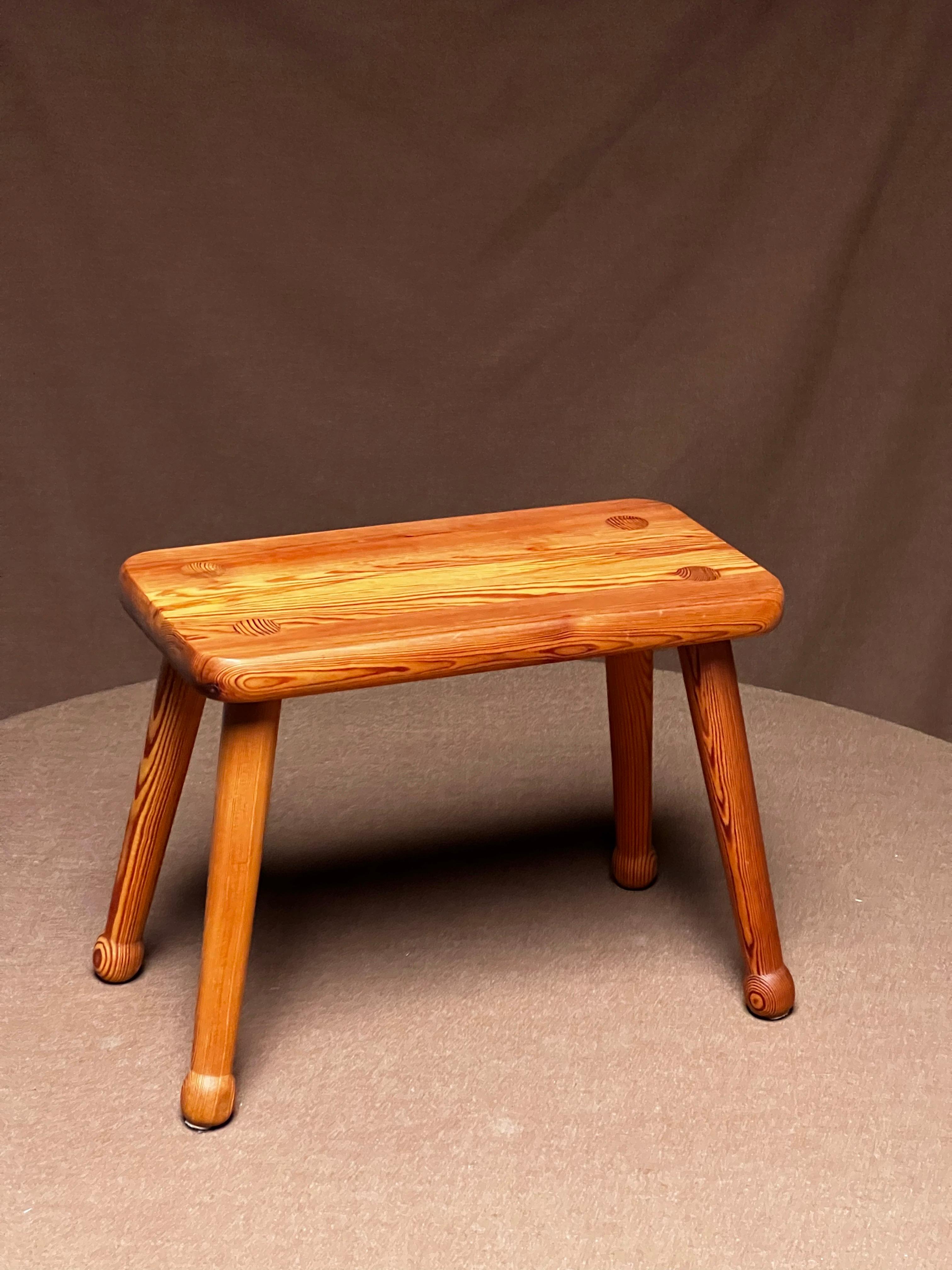 Scandinavian Modern Modernist Swedish massive pine stool in the taste of Carl Malmsten 1940s/50's For Sale