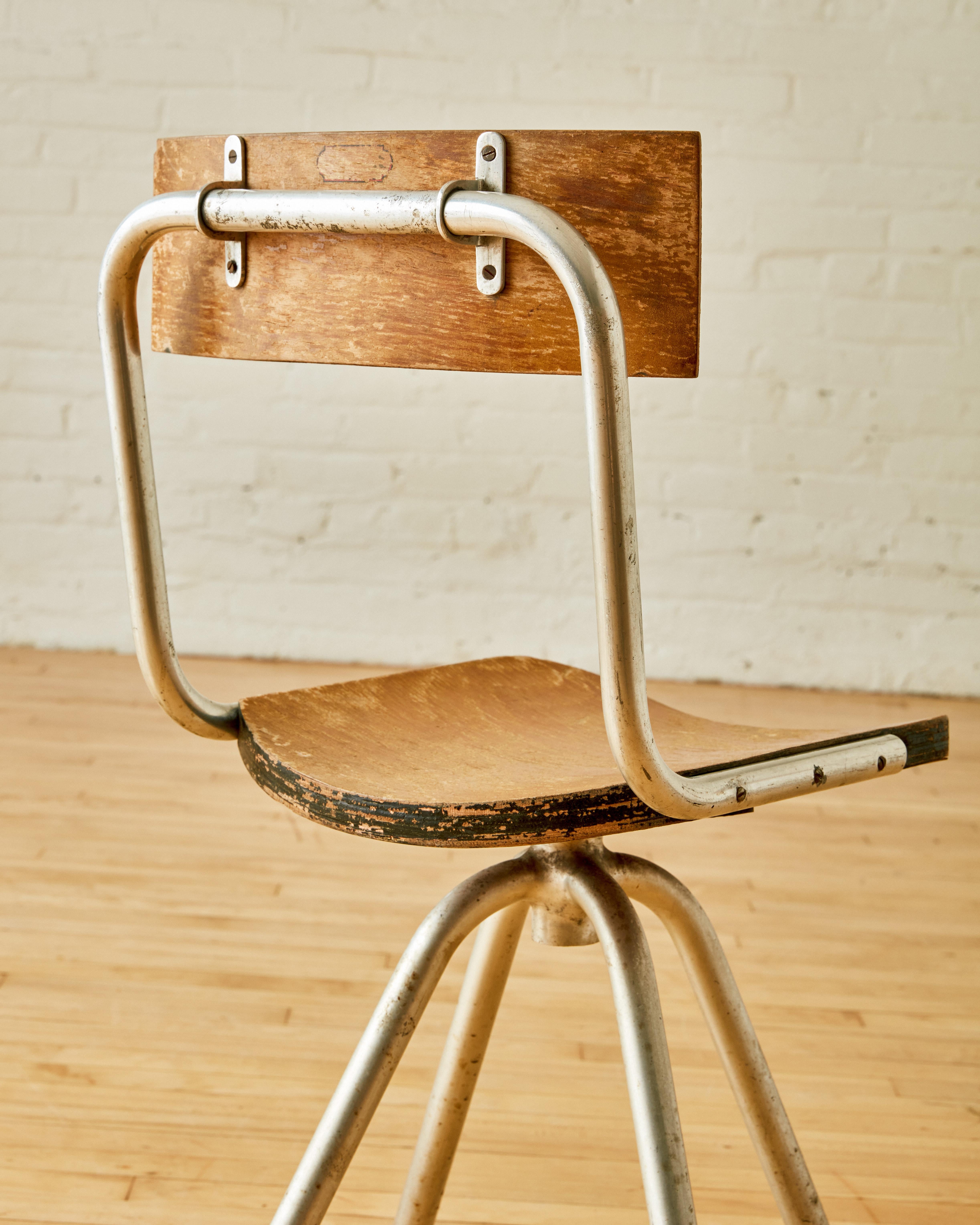 italien Chaise d'appoint pivotante attribuée à Giuseppe Terragani en vente