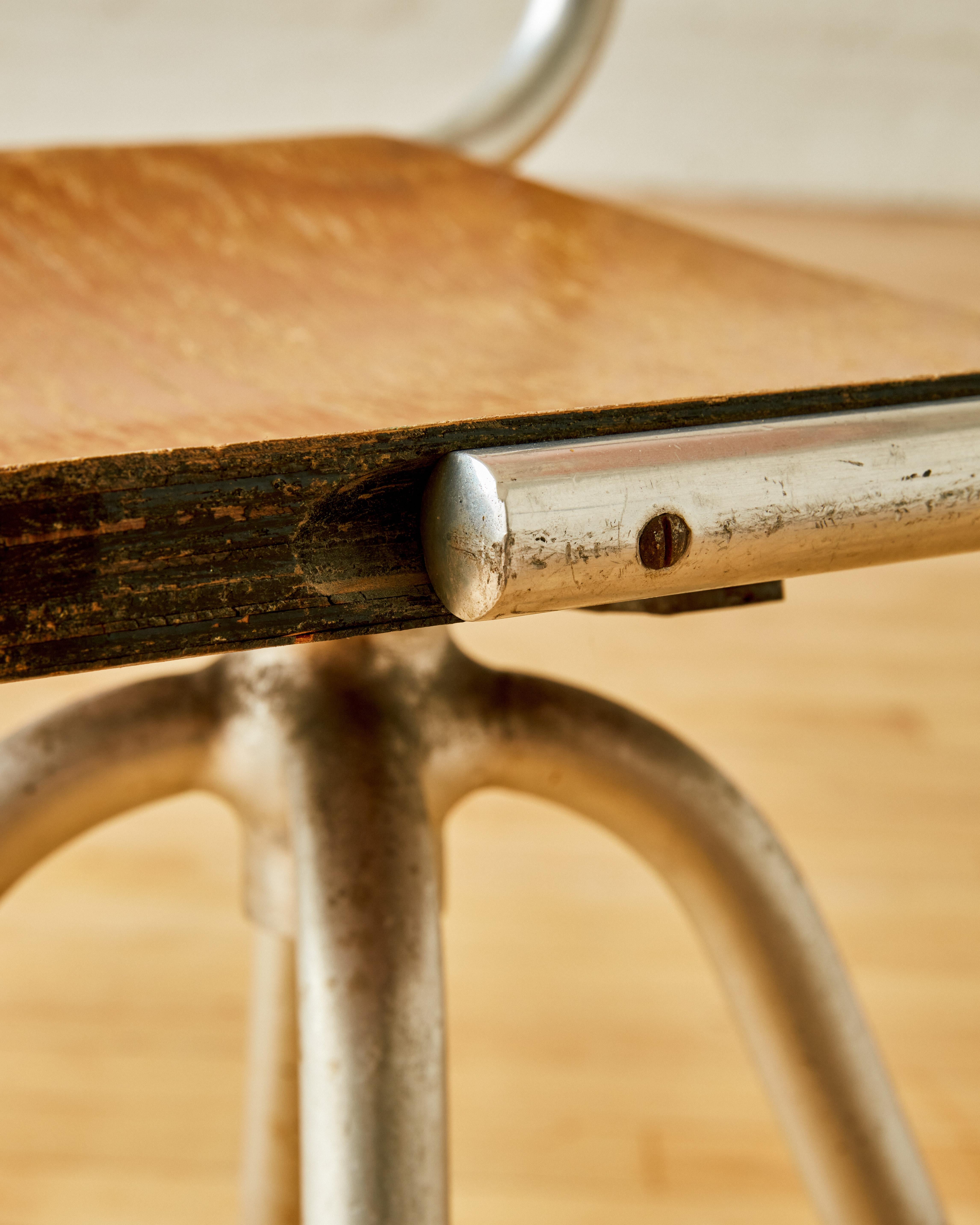 20ième siècle Chaise d'appoint pivotante attribuée à Giuseppe Terragani en vente