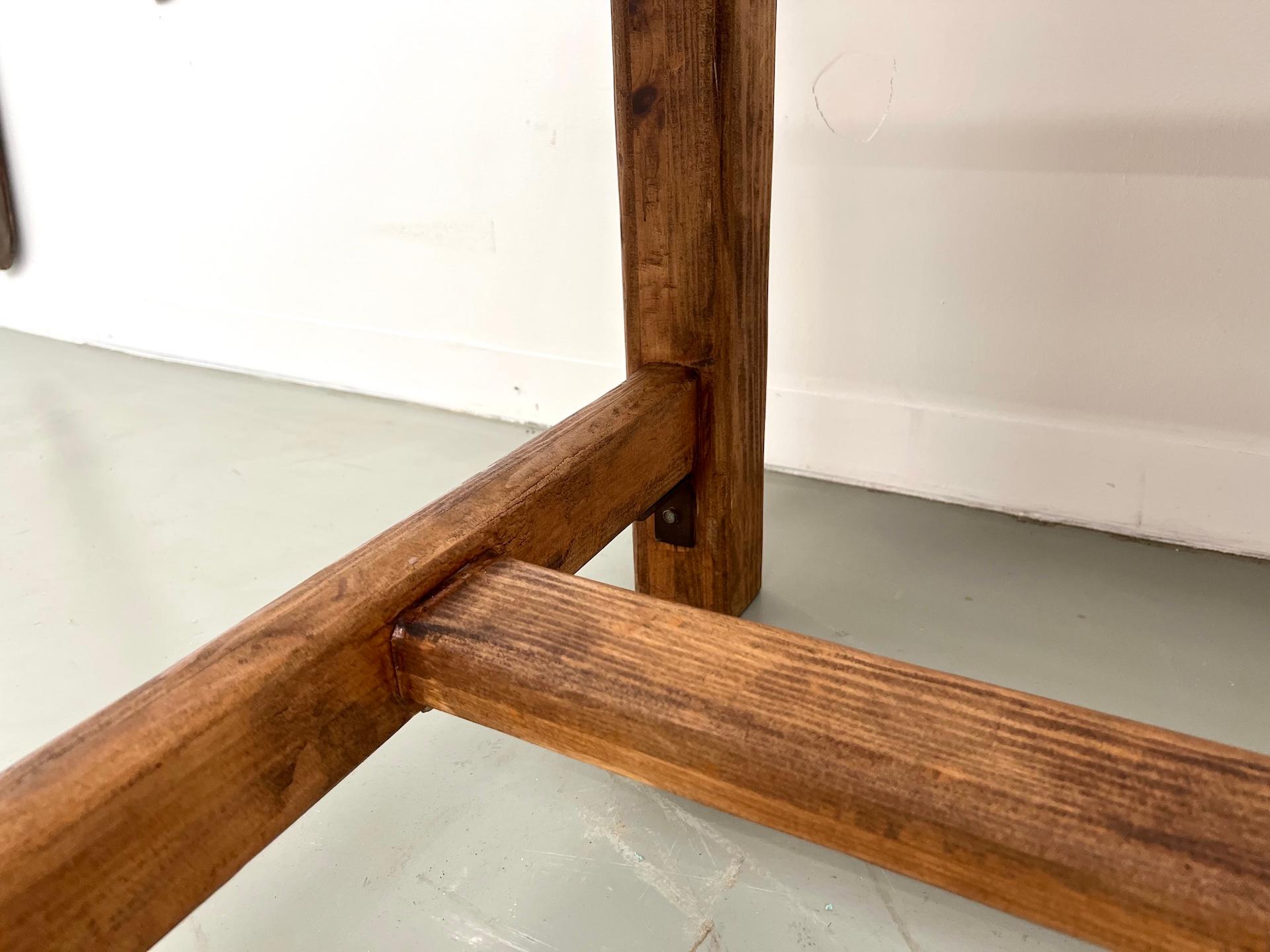 Modernist table from the 1970s For Sale 7