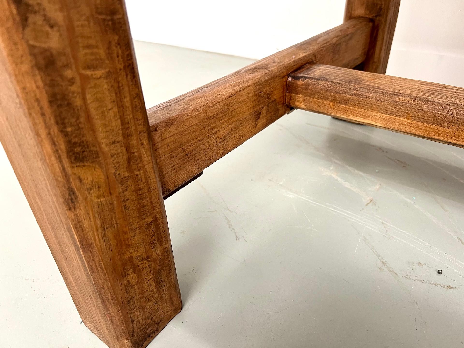 Modernist table from the 1970s For Sale 8