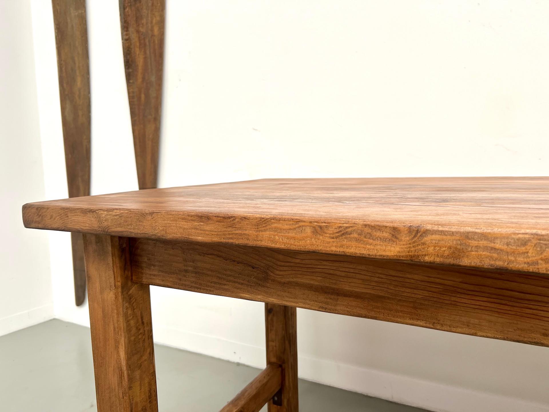 Modernist table from the 1970s For Sale 10
