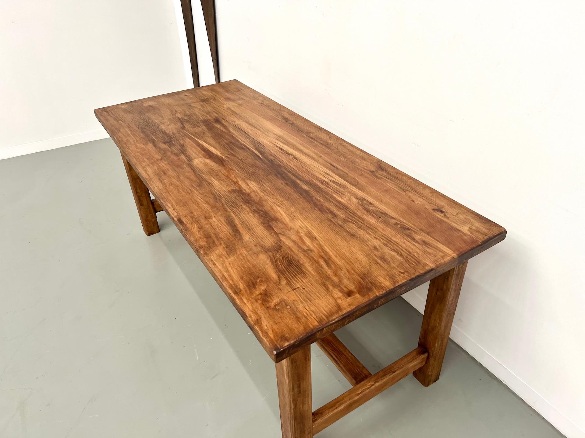Modernist table from the 1970s For Sale 2