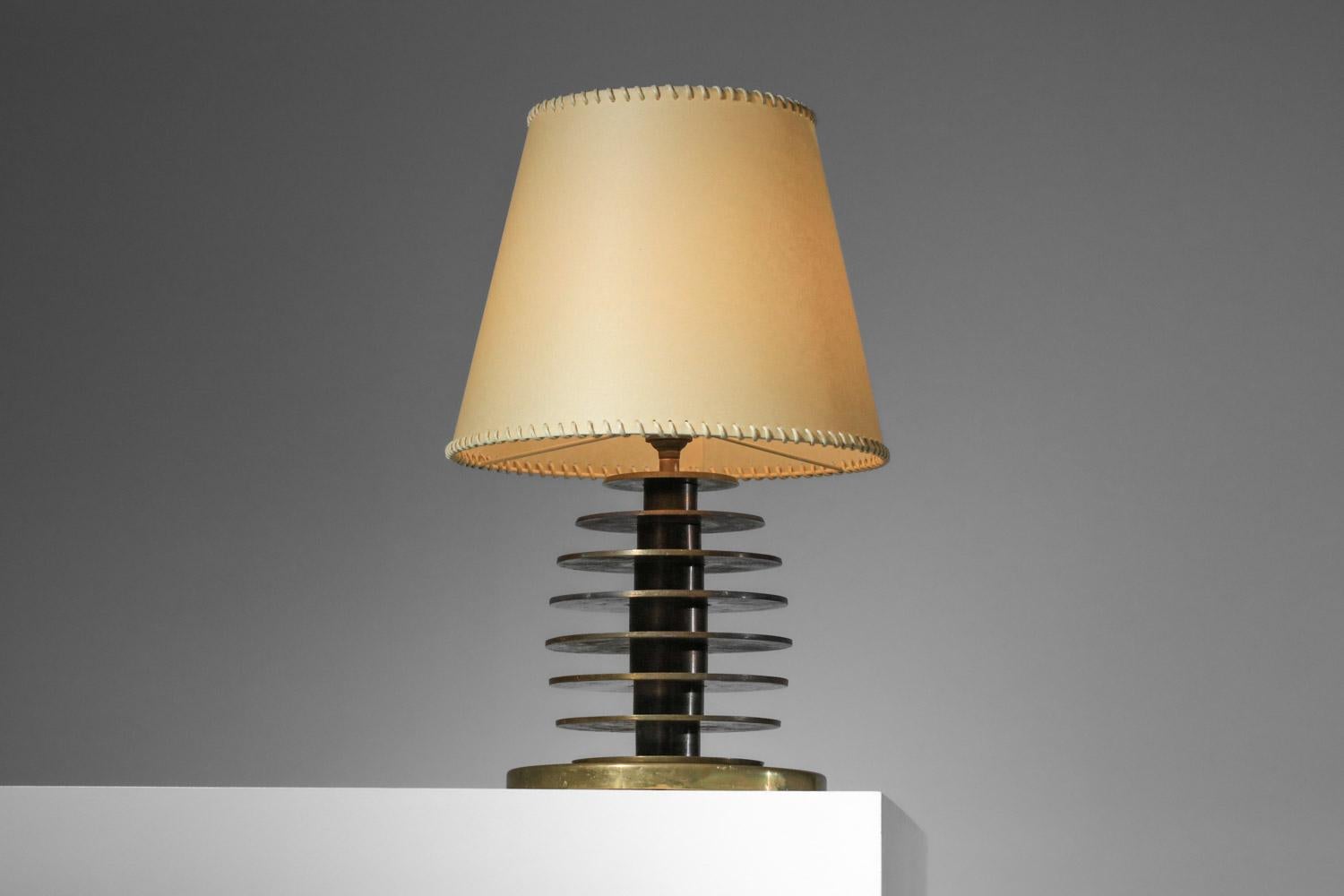 Brass Modernist table lamp base from the 40s and 50s in solid brass discs in the Desny For Sale