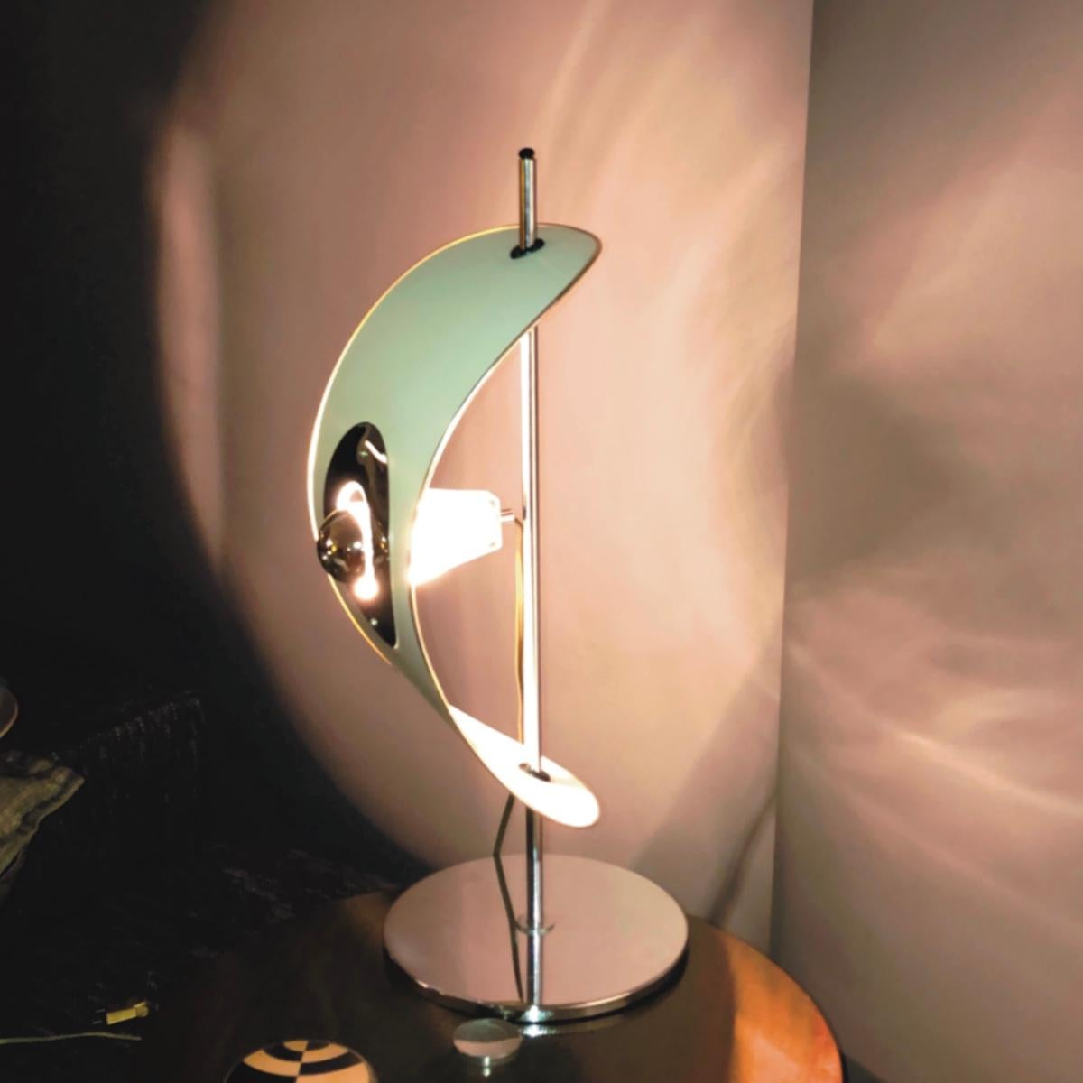 Mid-20th Century Modernist Table Lamp Brevettato 1970´s  For Sale
