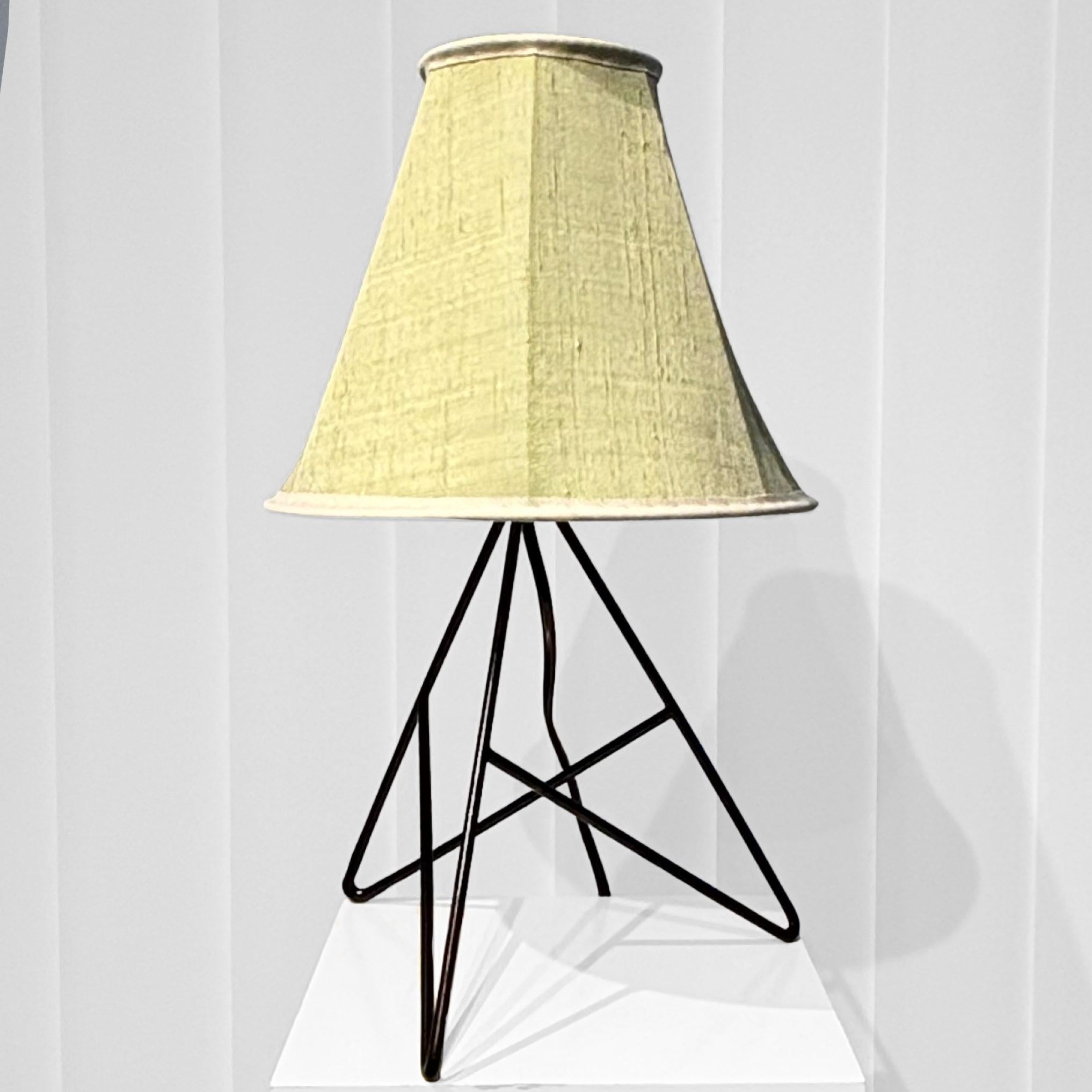 Lampe de table moderniste de Nils Strinning, milieu du siècle scandinave, Suède années 1950 Bon état - En vente à Forserum, SE