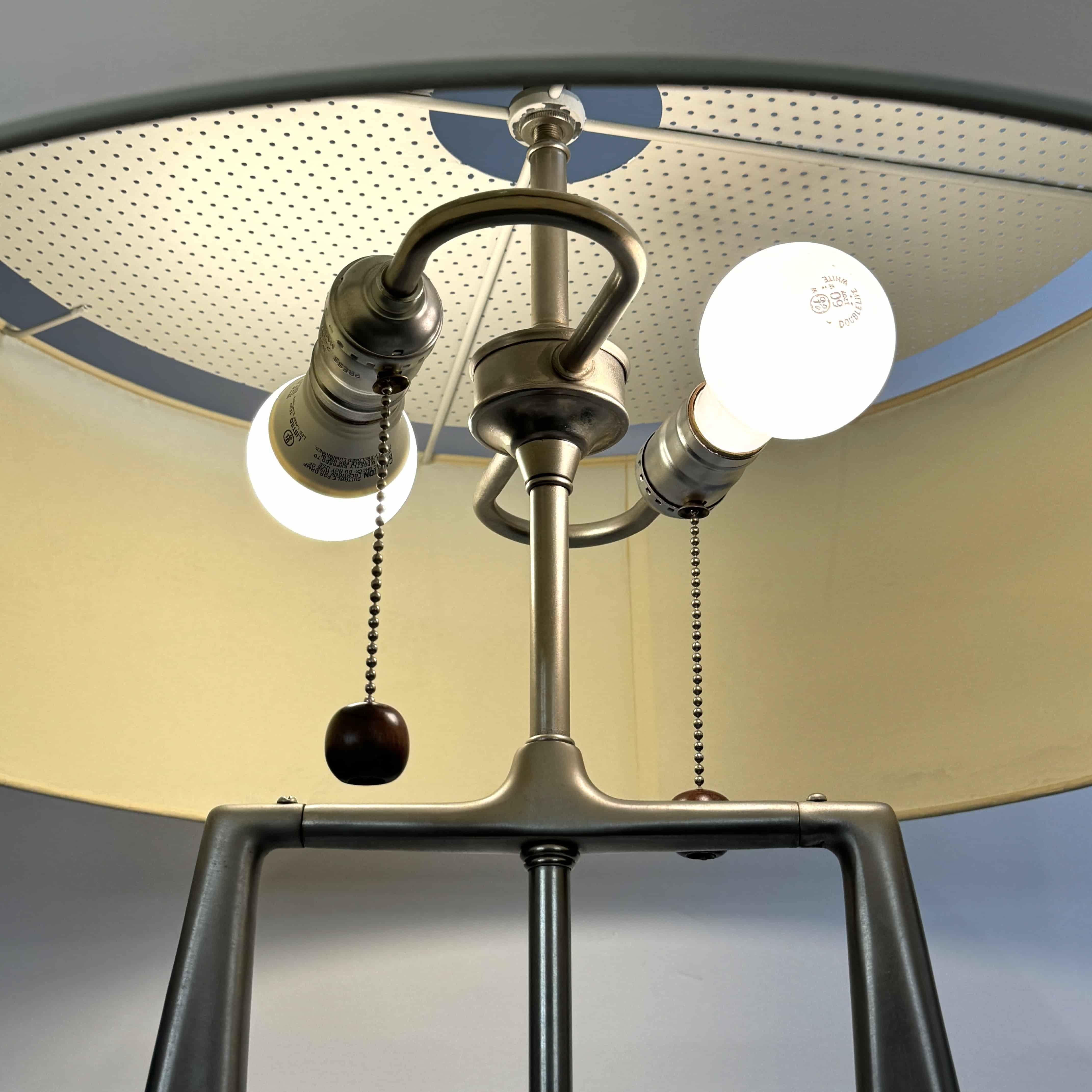 Modernist Table Lamp In Good Condition For Sale In New York, NY