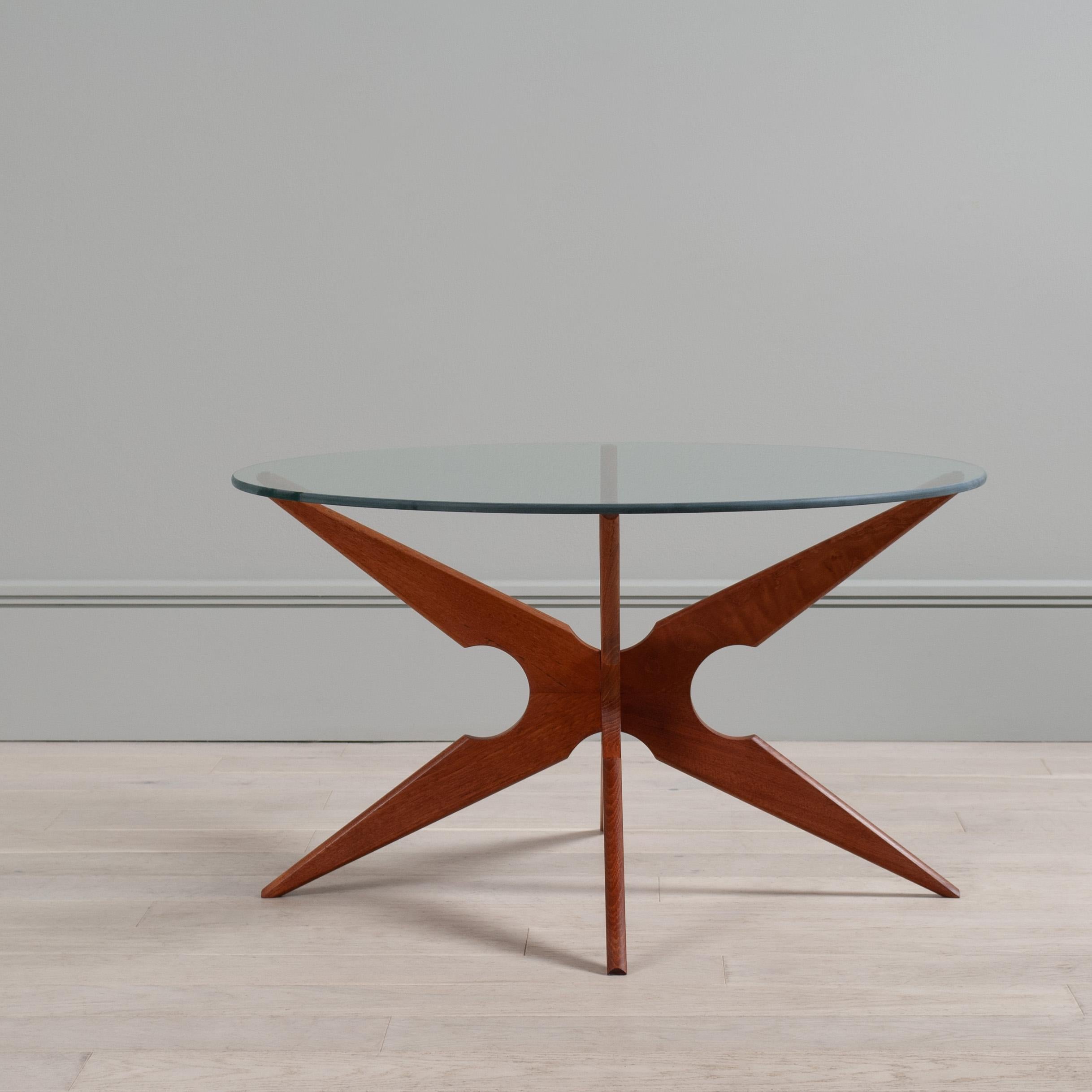 Modernistischer Beistelltisch aus Teakholz und Glas (Dänisch) im Angebot