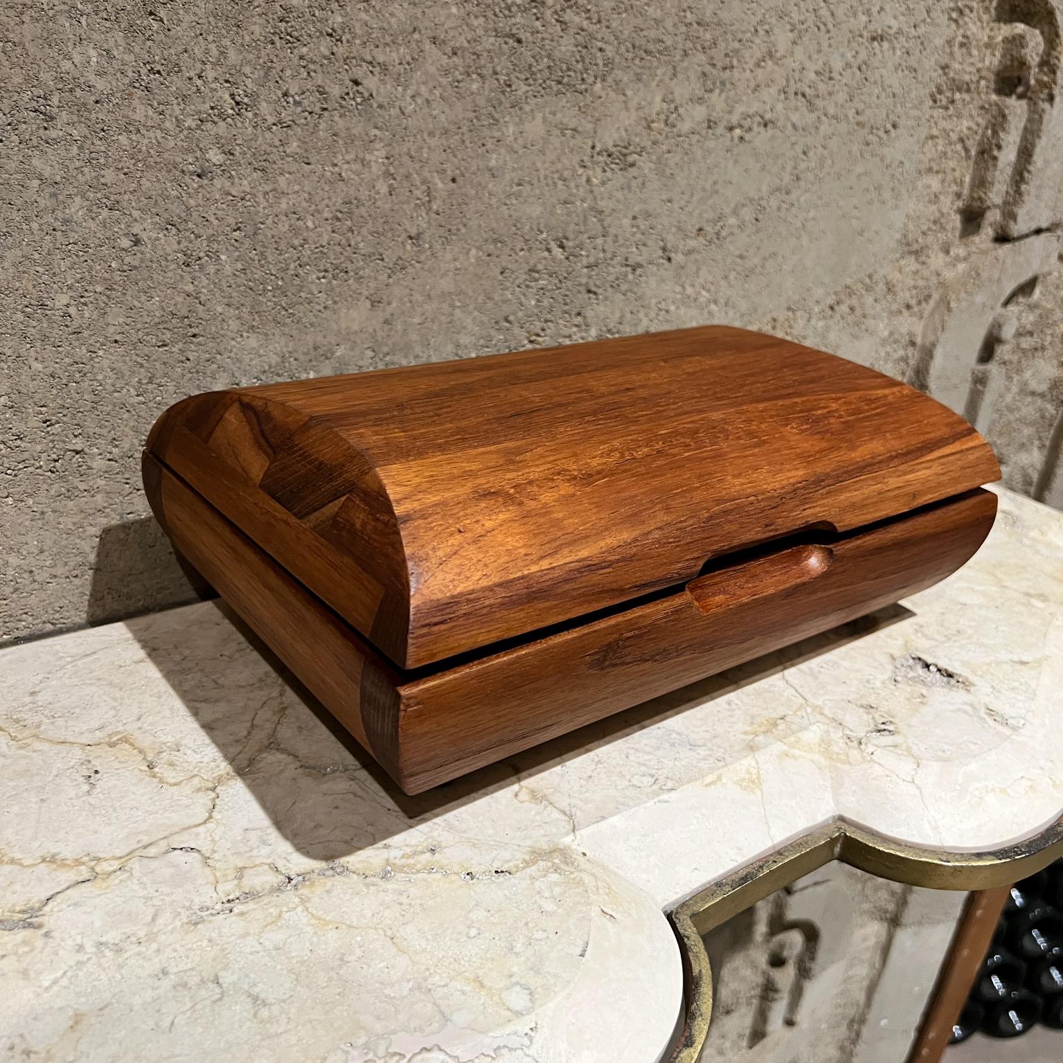 Joyero modernista de teca en Bueno estado para la venta en Chula Vista, CA