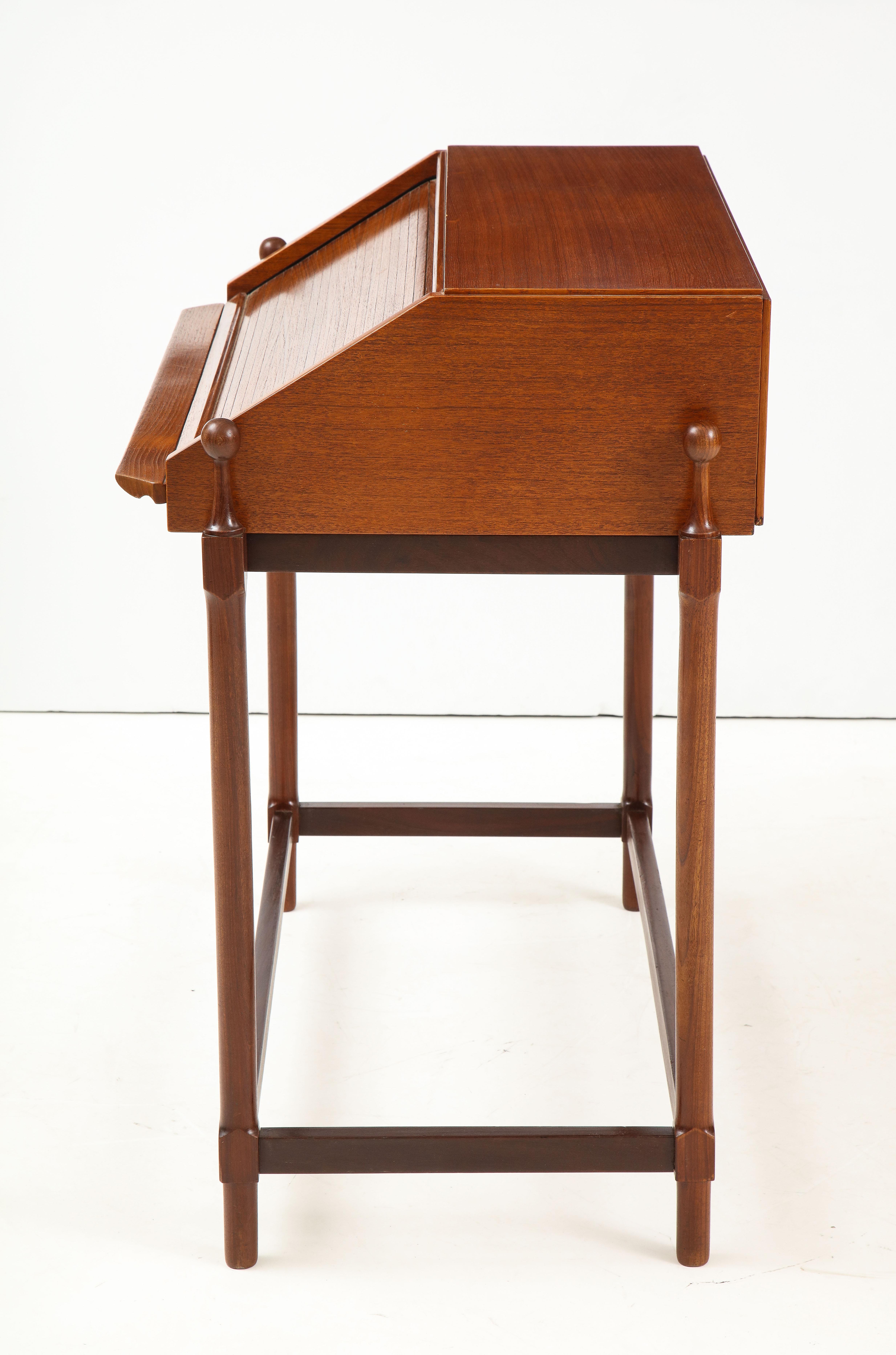 Modernist Teak Rollup Secretary Desk by Fratelli Proserpio, Italy, 1960s For Sale 1