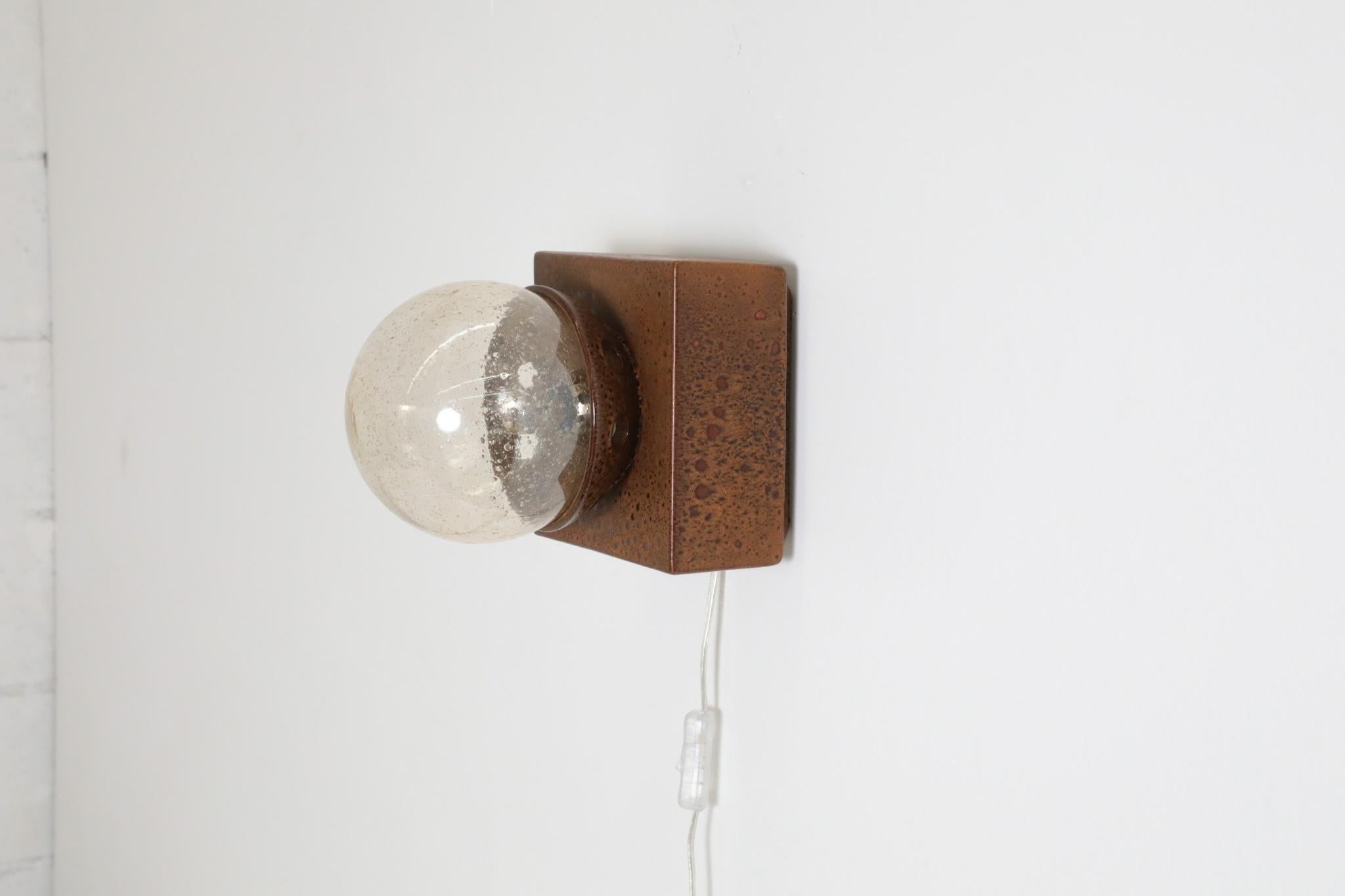 Modernist Temde Leuchten Attributed Ceramic Cube Lamp with Amber Glass Globe 13