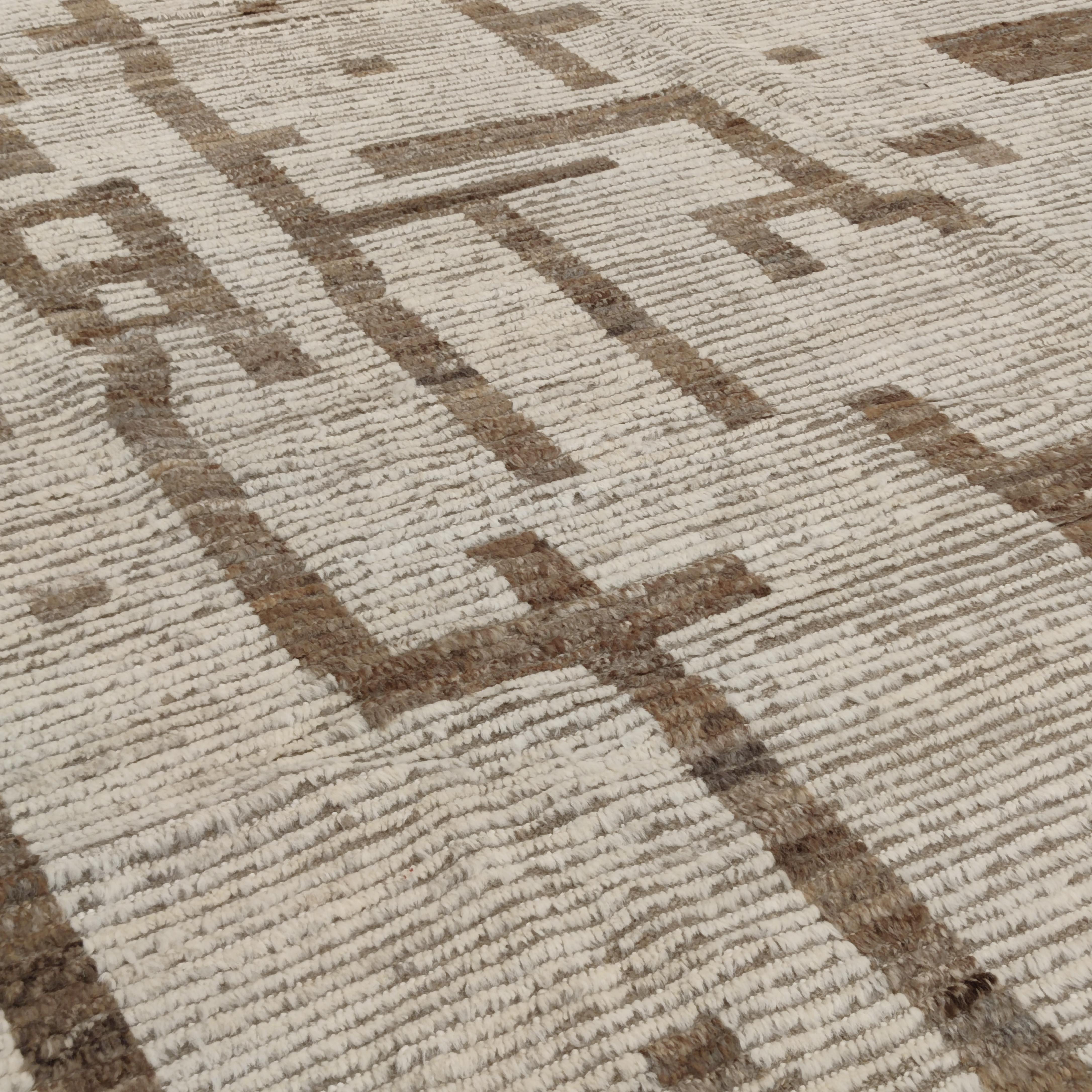 Modernistischer strukturierter Tarifa-Teppich im marokkanischen Stil von Alberto Levi Gallery (21. Jahrhundert und zeitgenössisch) im Angebot