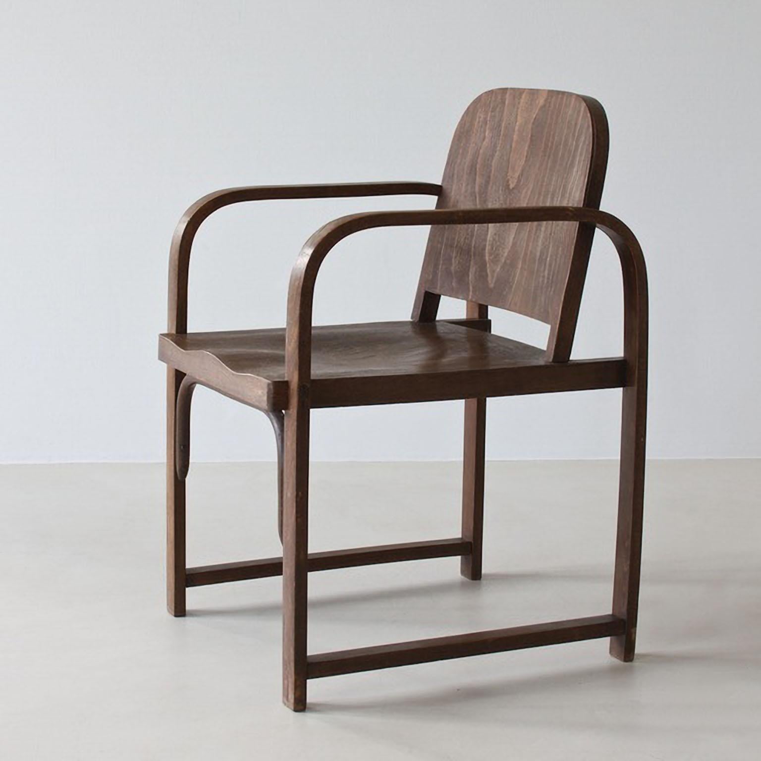 Modernist armchair modell A 745/F in stained bentwood designed by Thonet and manufactured under Thonet licence by Tatra, Slovakia, c. 1930.