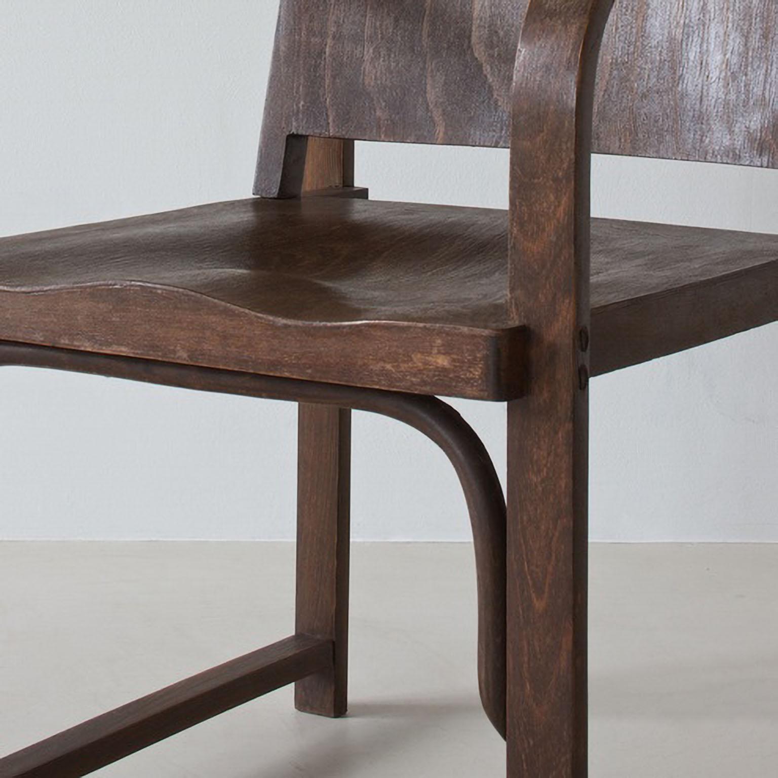 Modernistischer Thonet A 745/F Sessel der Moderne, hergestellt von Tatra, gebeiztes Holz, um 1930 (Bugholz) im Angebot