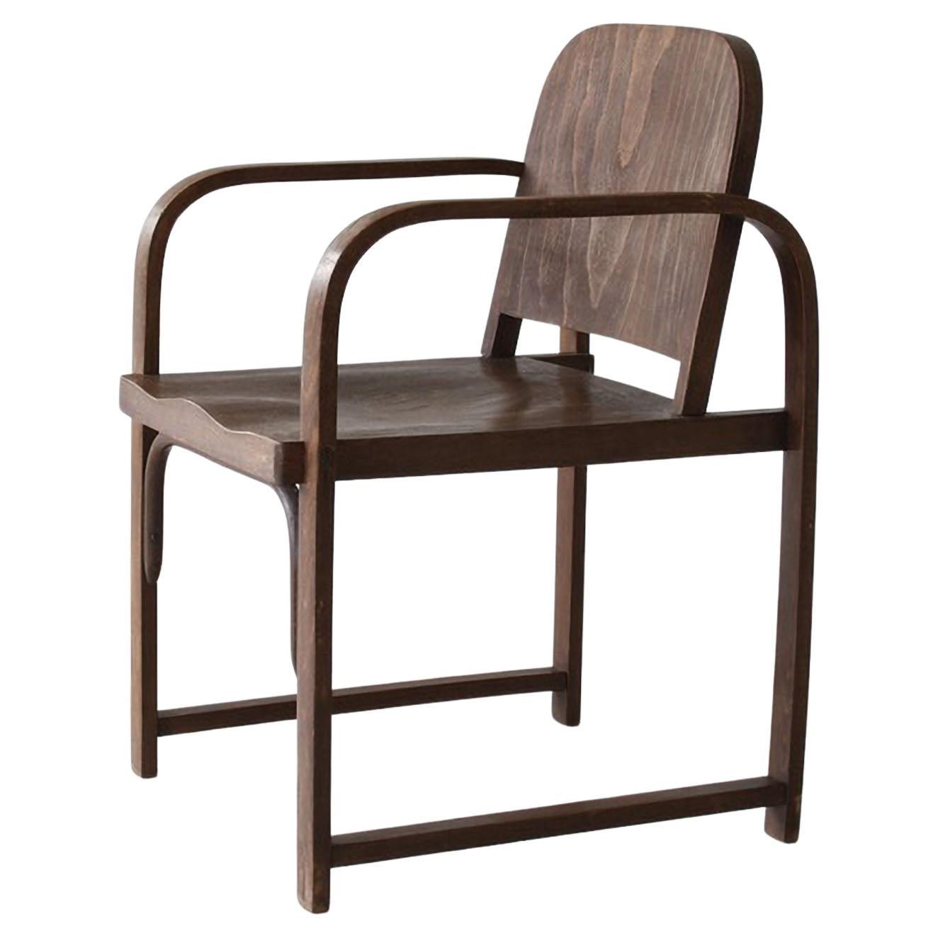 Modernistischer Thonet A 745/F Sessel der Moderne, hergestellt von Tatra, gebeiztes Holz, um 1930 im Angebot