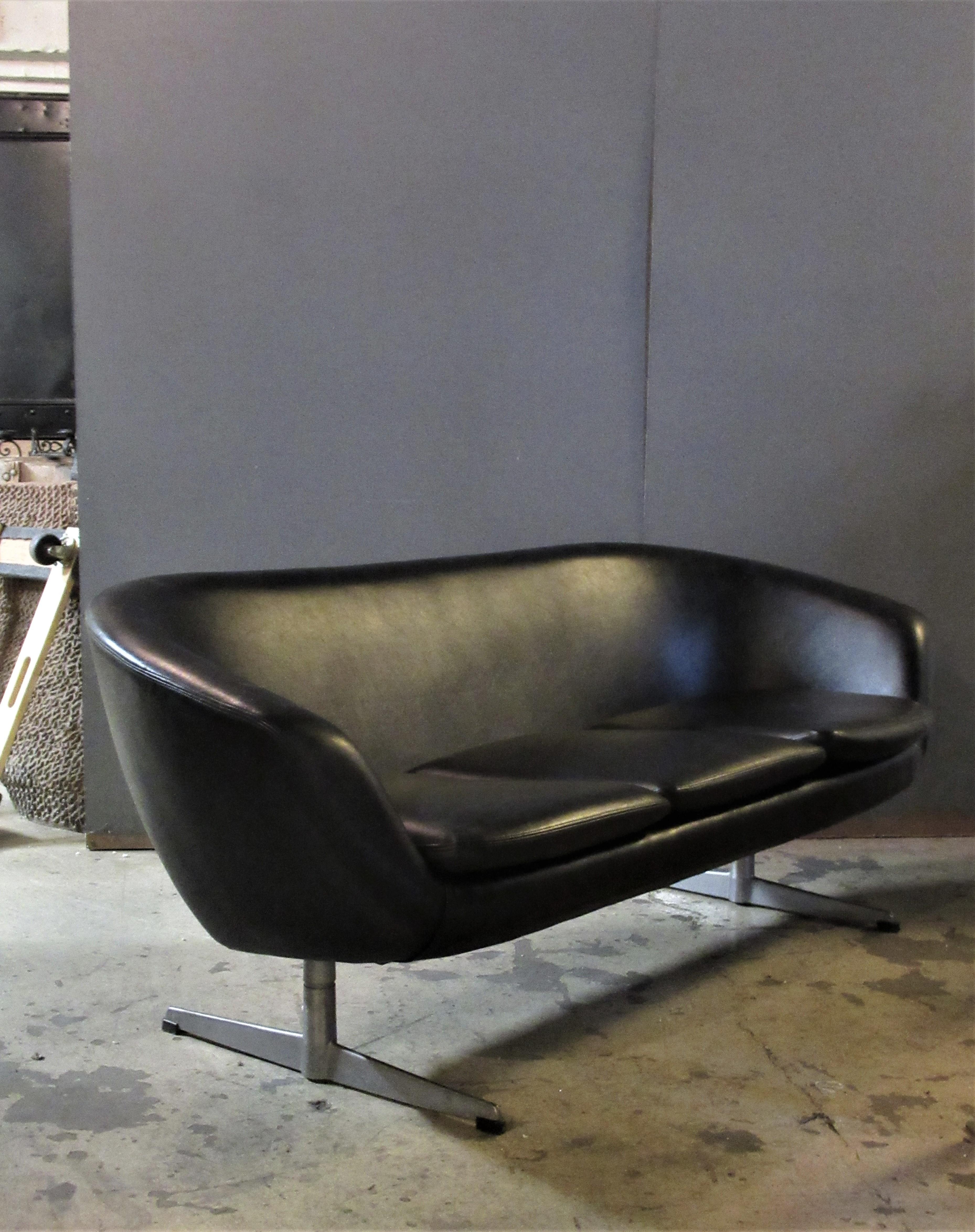  Three-Seat Pod Sofa by Overman, Sweden  6