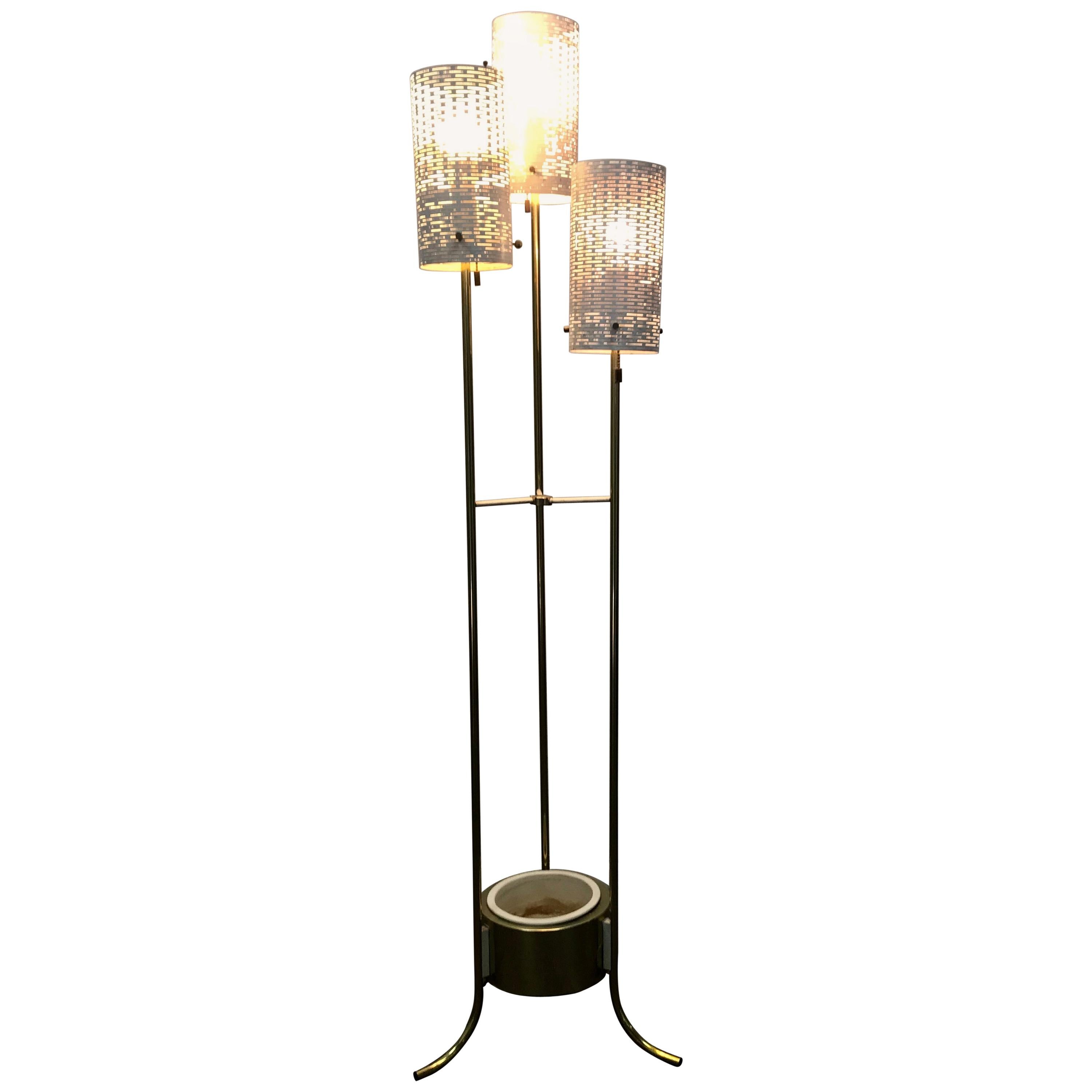 Stehlampe aus Messing und Metall mit drei Lampenschirmen und Pflanzgefäß, modernistische Moderne
