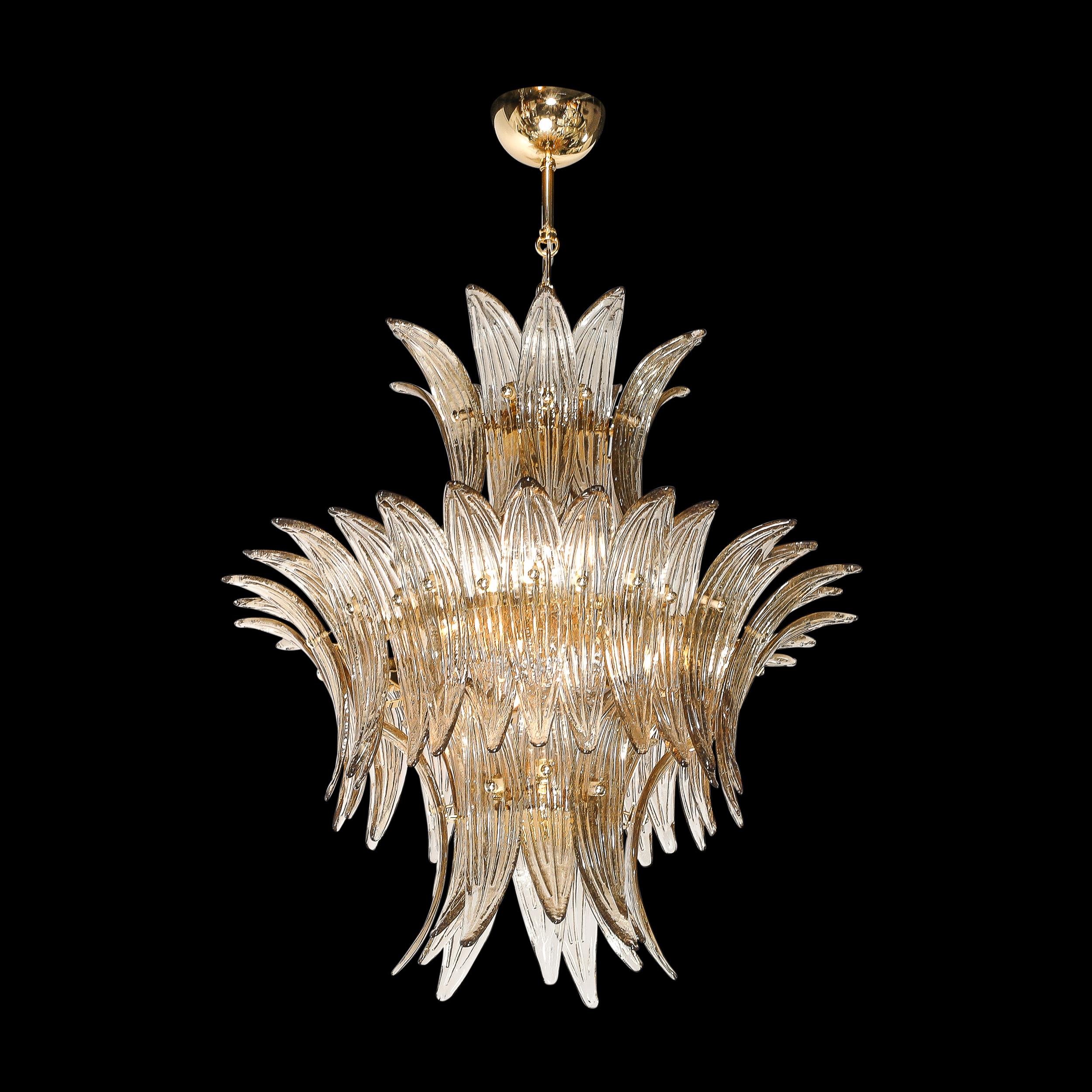 Ce lustre moderniste à trois niveaux 
