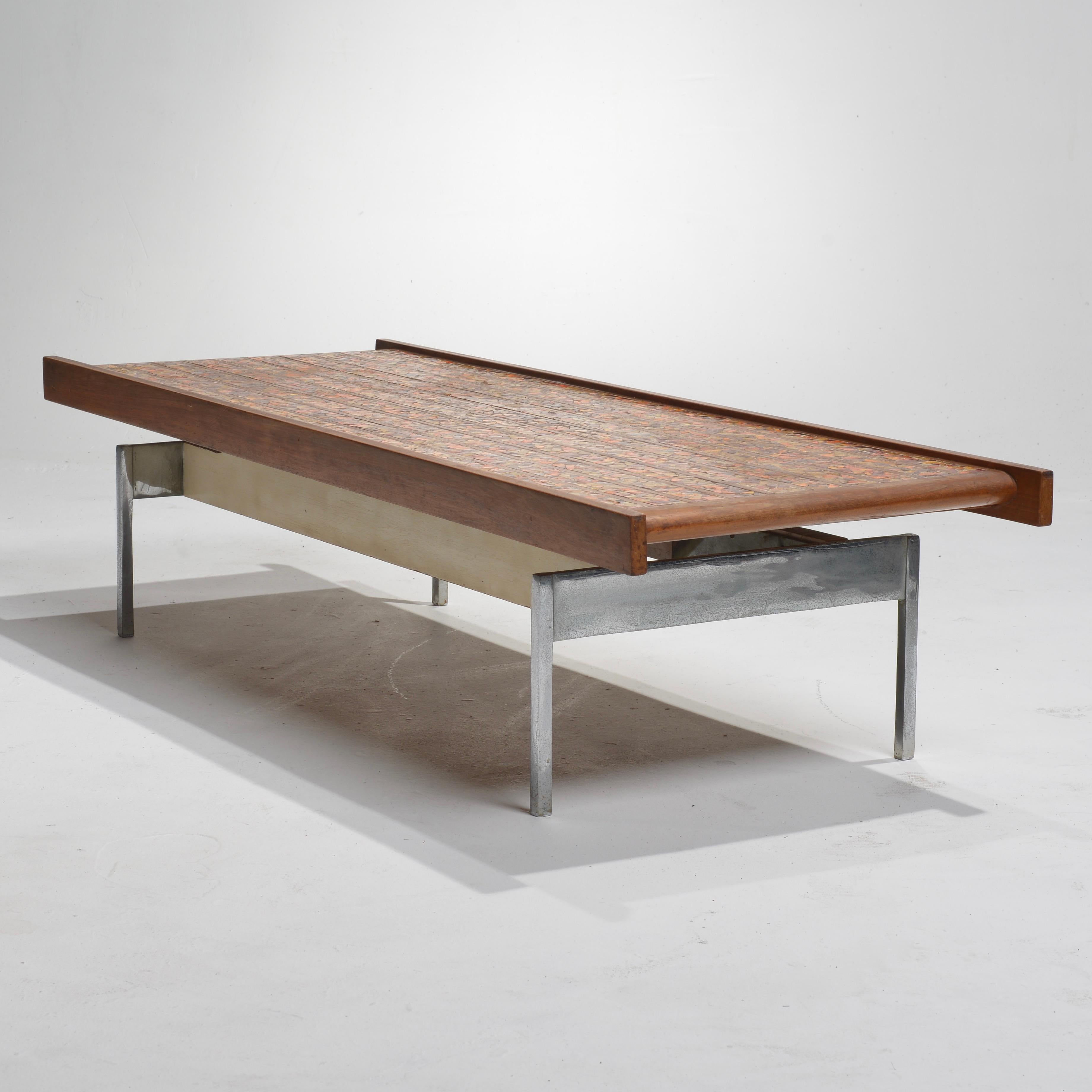 Américain Table basse rectangulaire moderniste en tuiles, Wood Wood et chrome en vente