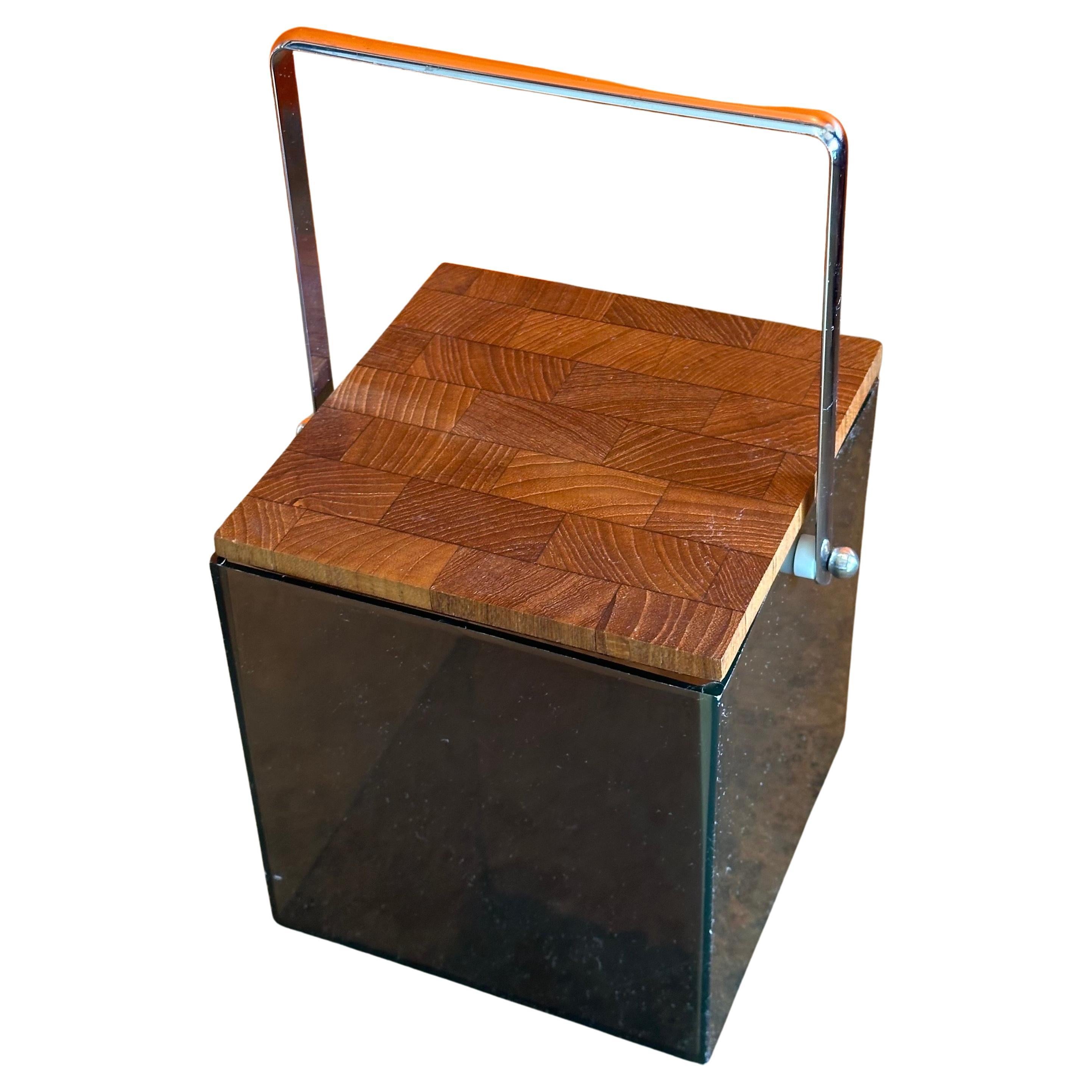 Secchiello per ghiaccio modernista in acrilico colorato e teak con manico cromato di Atapco in vendita 6