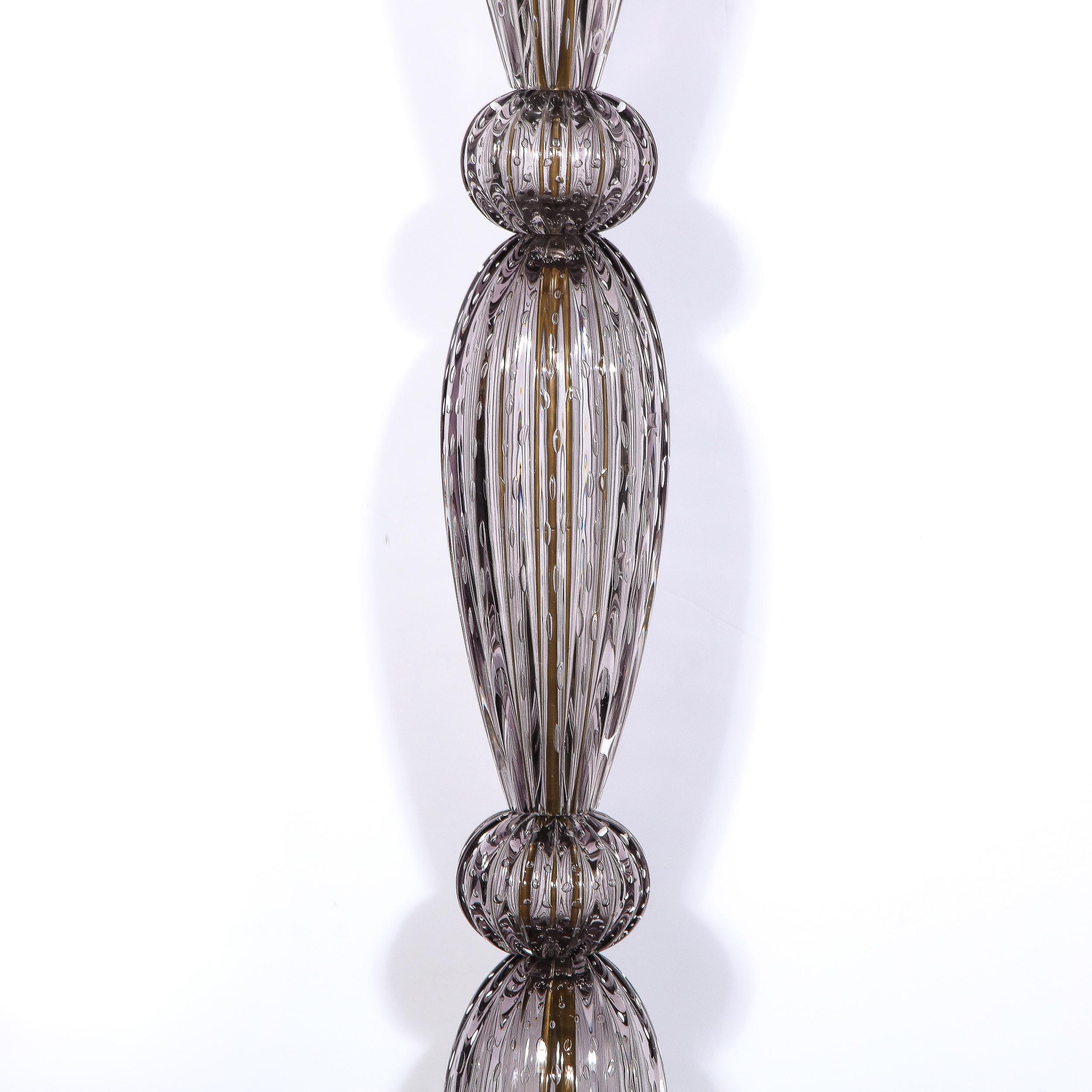 italien Torchère moderniste en verre de Murano soufflé à la bouche fumé avec bandes en or 24 carats en vente