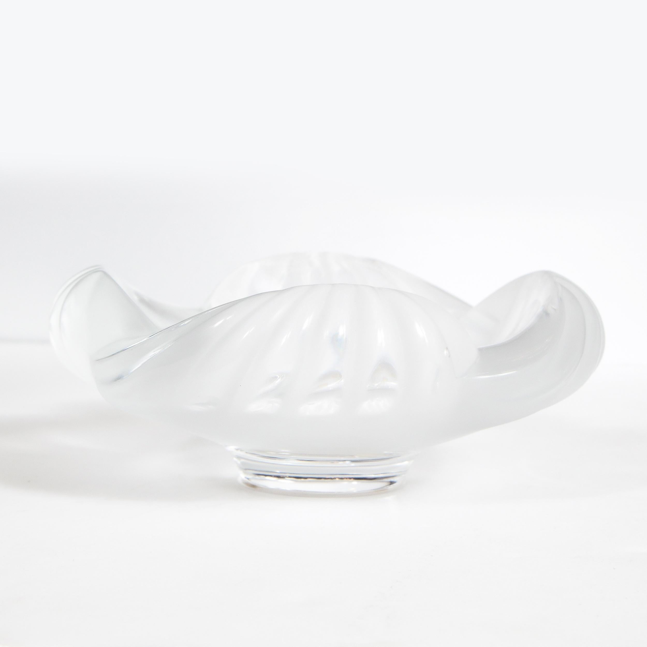 Modernist Translucent and Frosted Channeled Crystal Bowl Signed Lalique For Sale 4
