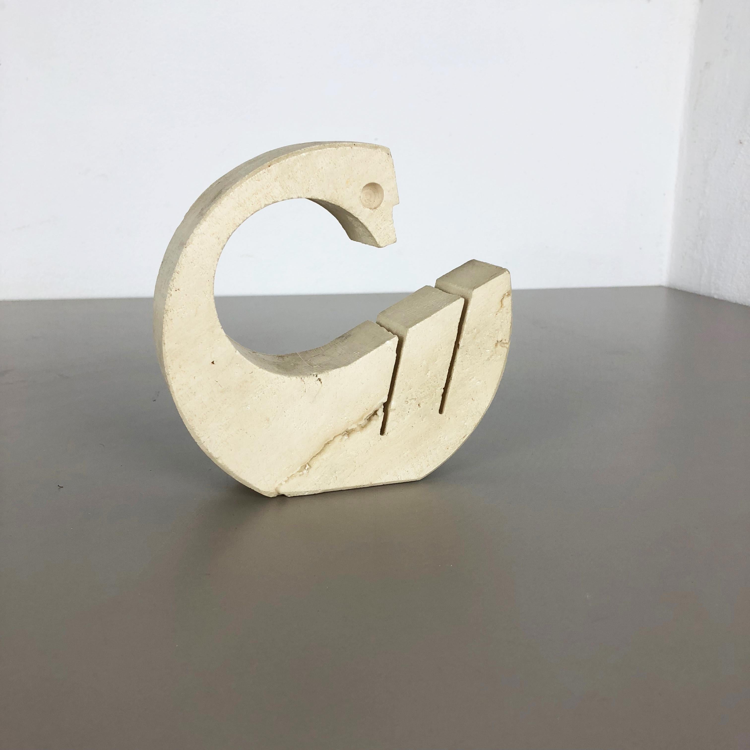 Article:

Travertine Swan


Designer:

Fratelli Manelli, 1970s


Decade:

1970s


This original vintage Swan figure object was designed and produced by Fratelli Manelli in Italy in the 1970s. This element is made of solid travertine marble and very