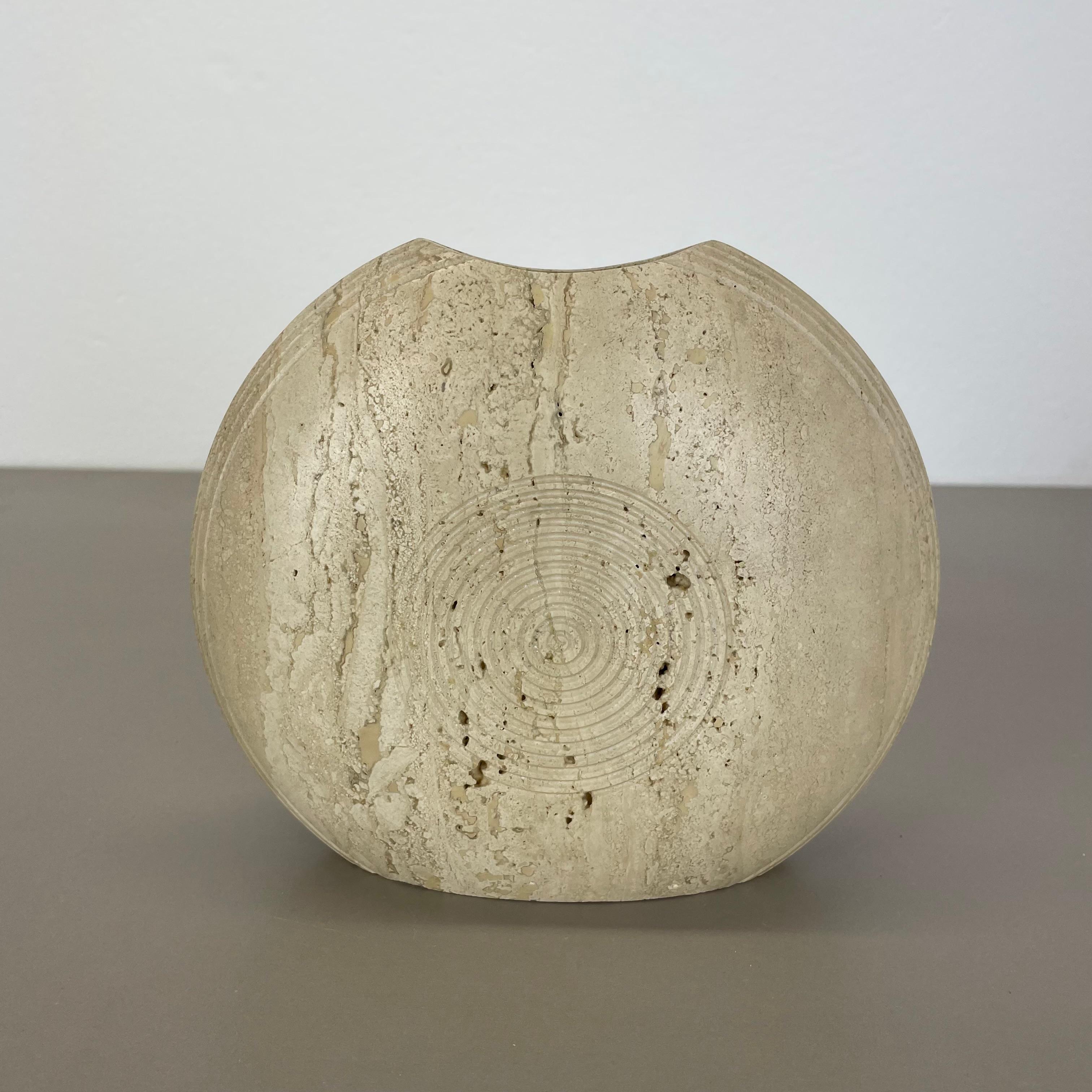 Italian Modernist Travertine Marble VASE Element Fratelli Mannelli attrib., Italy, 1970s For Sale