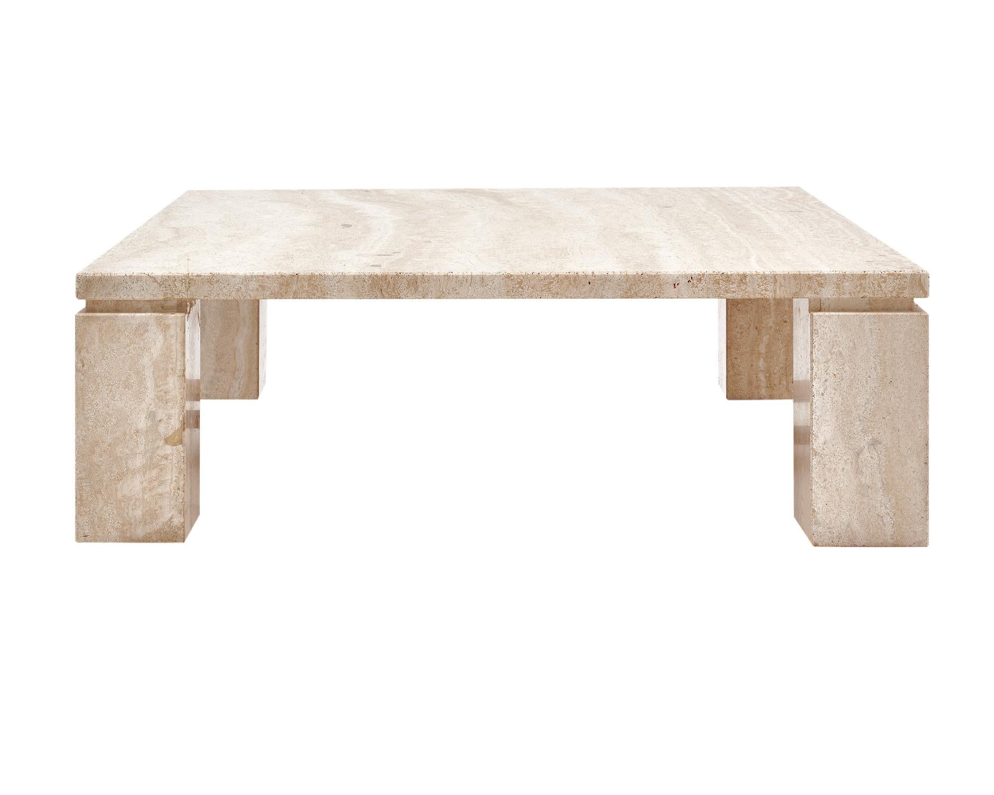 Modernistischer Vintage-Couchtisch aus Travertin (Organische Moderne) im Angebot