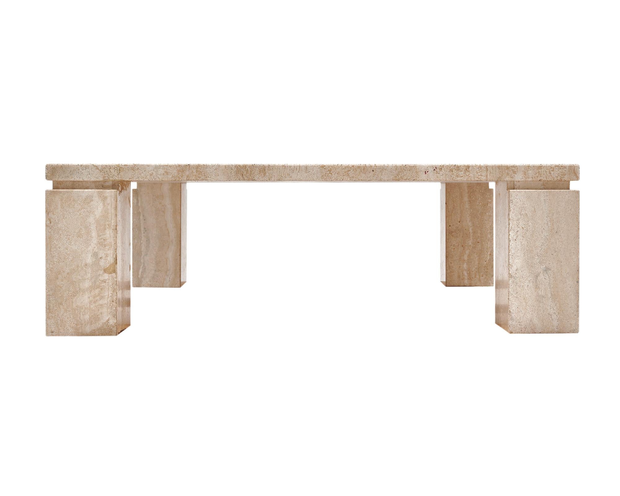 Modernistischer Vintage-Couchtisch aus Travertin (Französisch) im Angebot