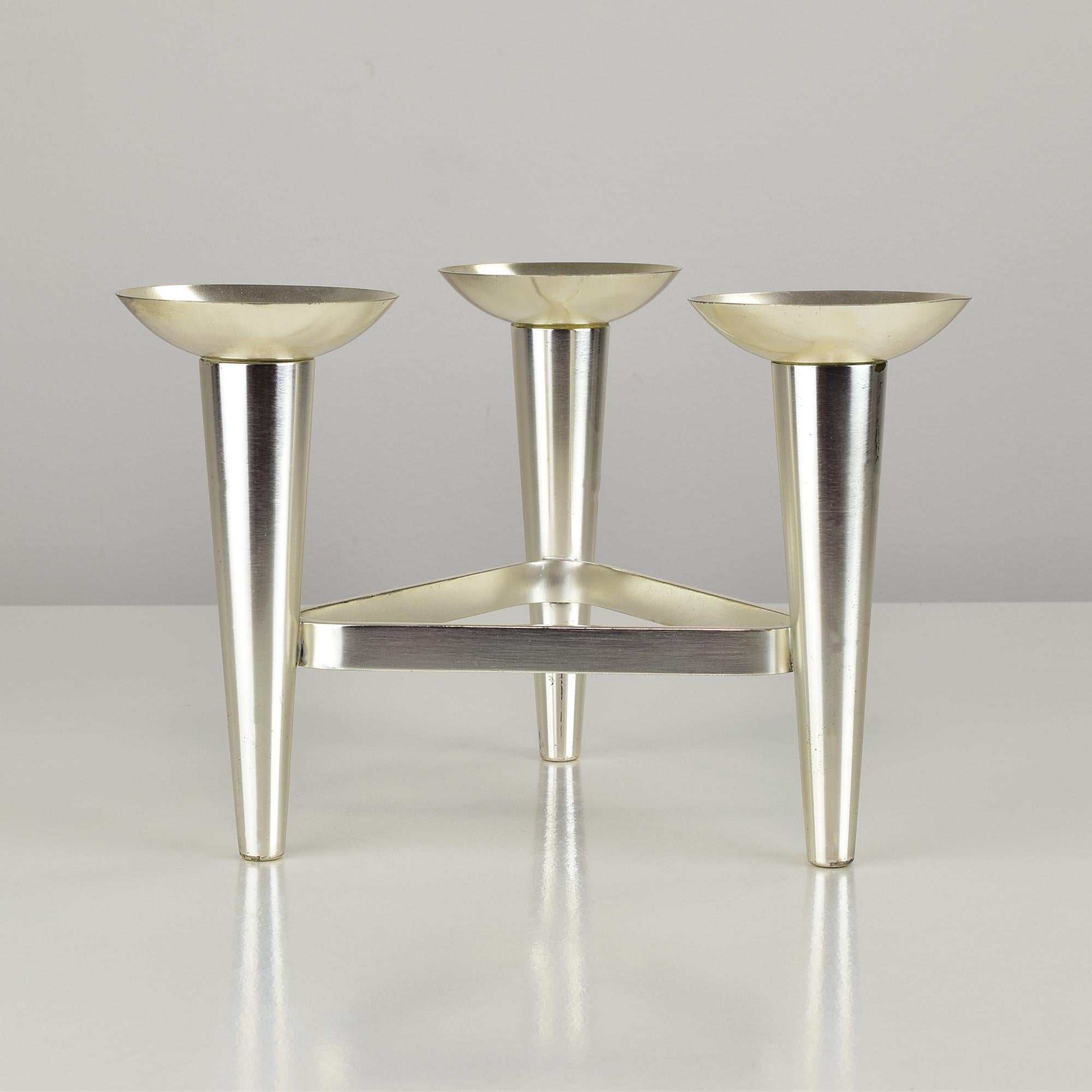 Modernistischer dreifach versilberter Kerzenleuchter von WMF, Deutschland, 1960er Jahre (Dänisch) im Angebot