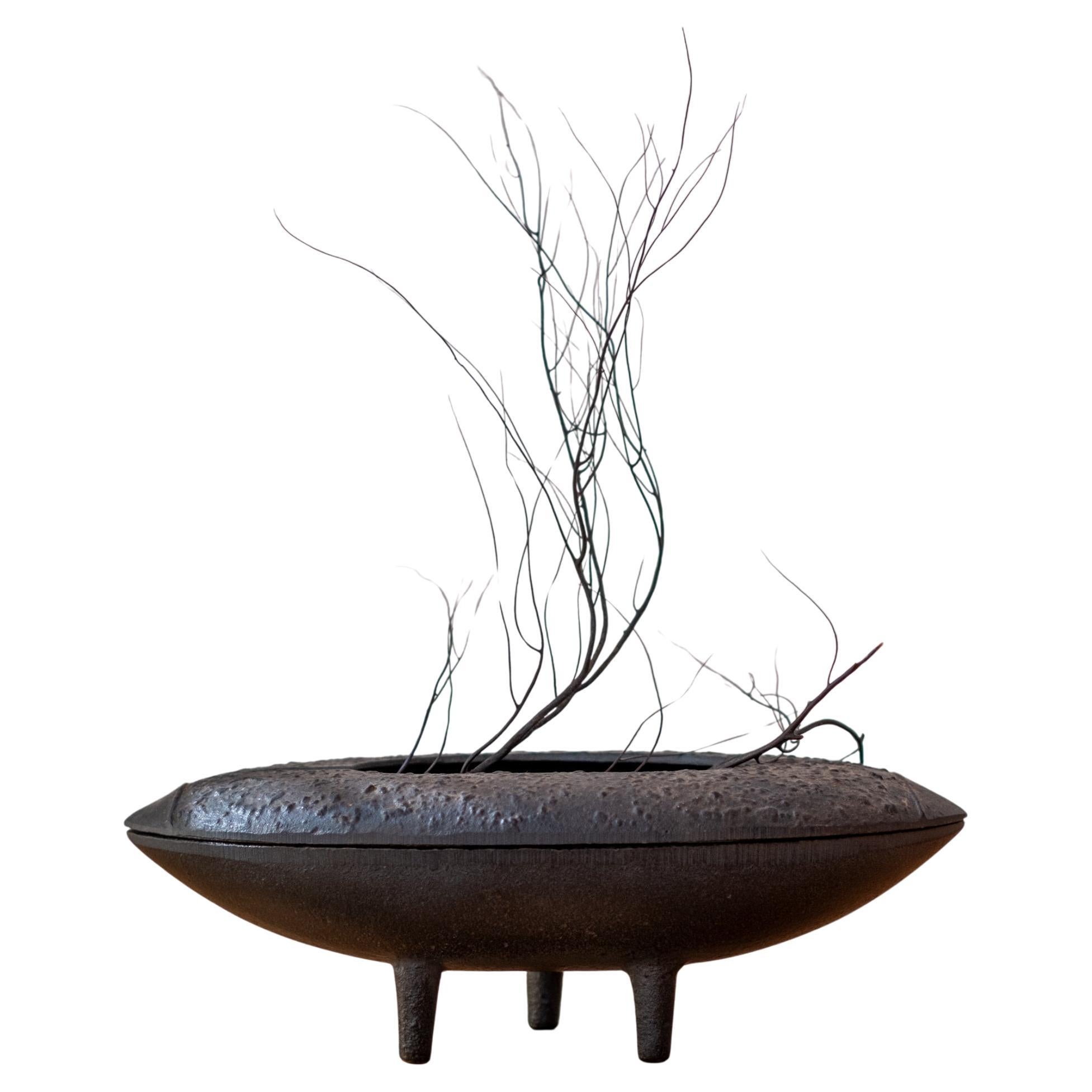 Jardinière tripode moderne en fer japonais Ikebana