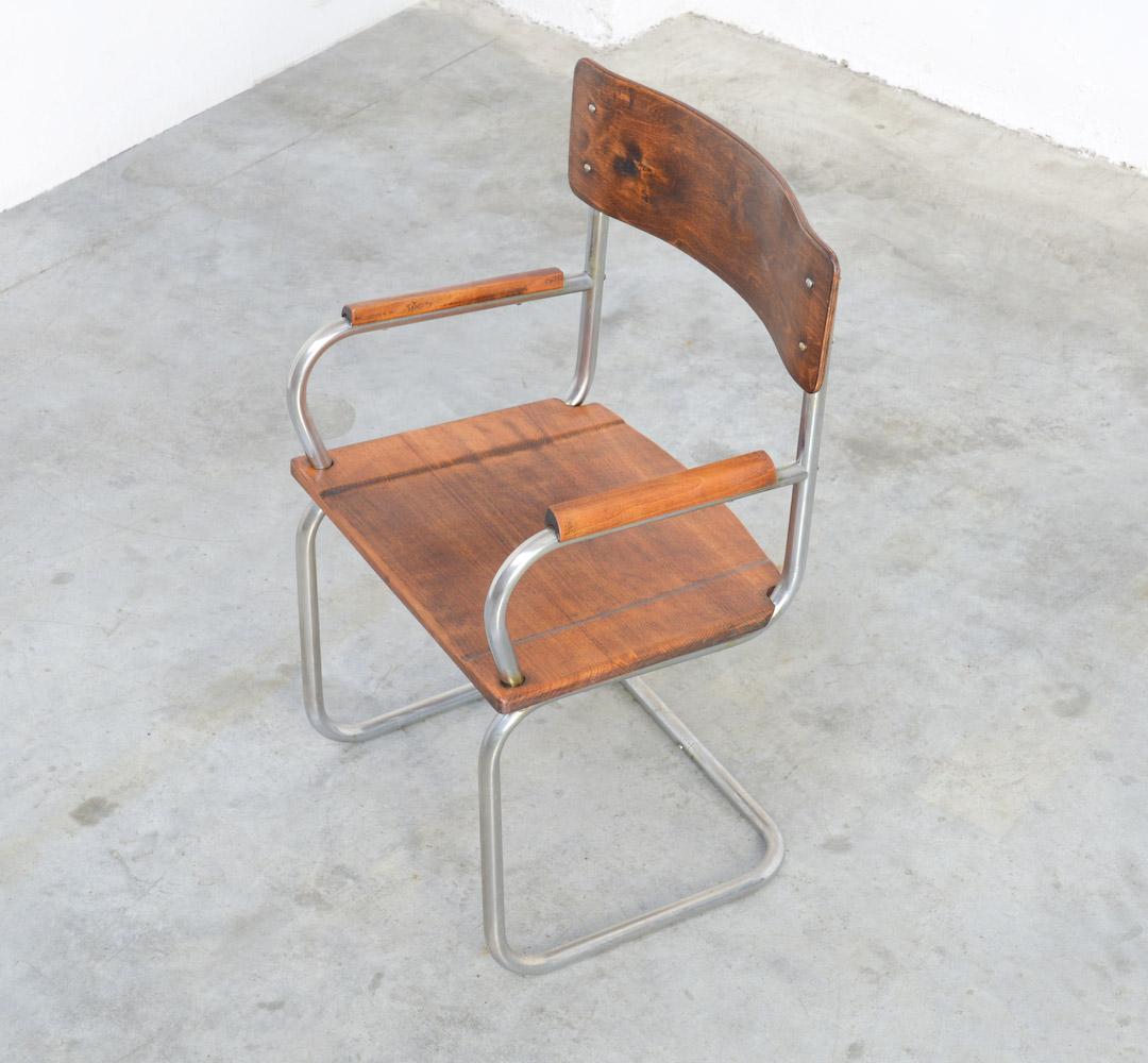 Metal Modernist Tubular Cantilever Chair, 1930s