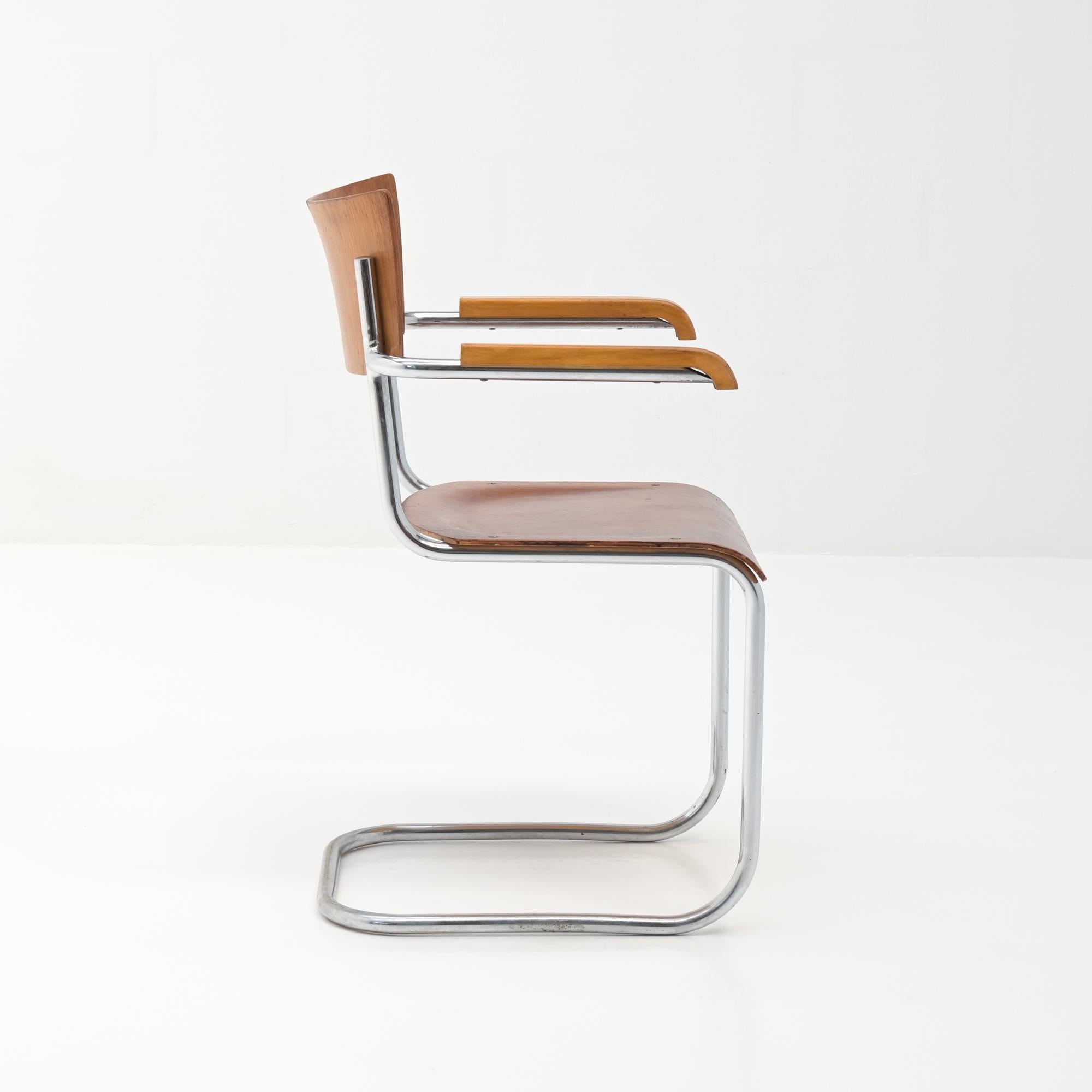 Modernistischer Rohr-Freischwinger-Stuhl im Angebot 6