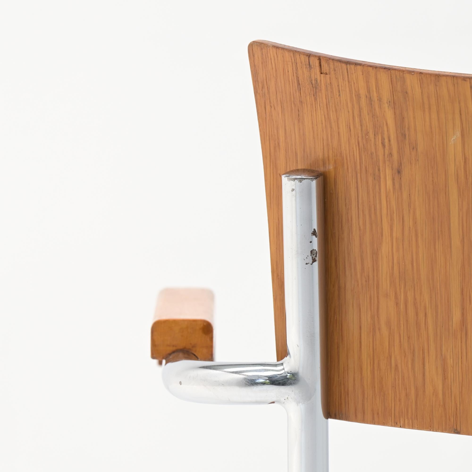 Modernistischer Rohr-Freischwinger-Stuhl im Angebot 11