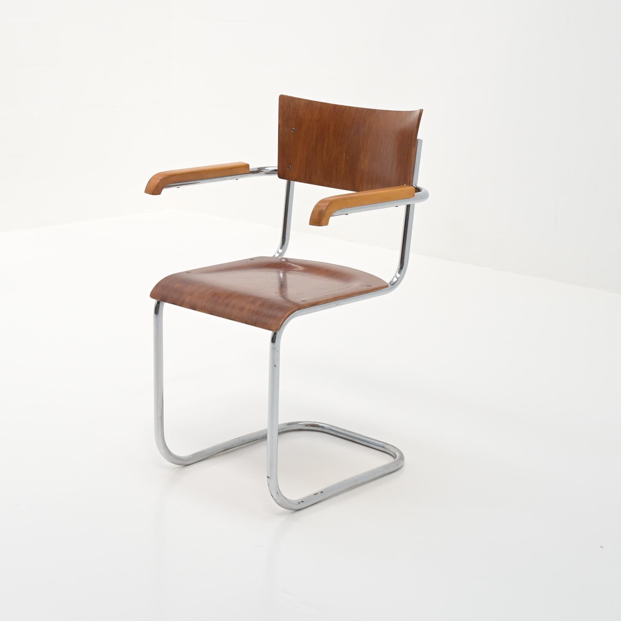 Modernistischer Rohr-Freischwinger-Stuhl im Angebot 13
