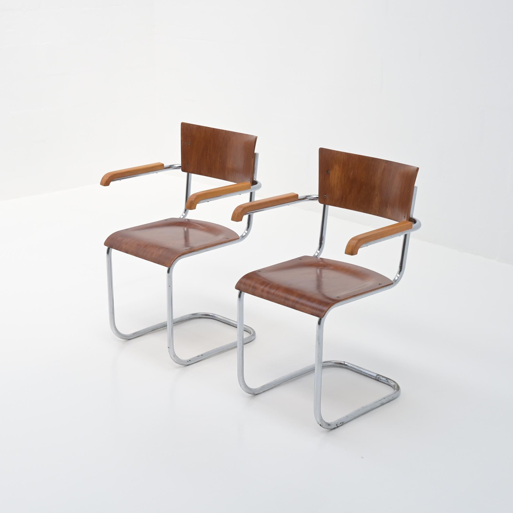 Modernistischer Rohr-Freischwinger-Stuhl (Art déco) im Angebot