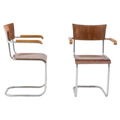 Silla Cantilever Tubular Modernista