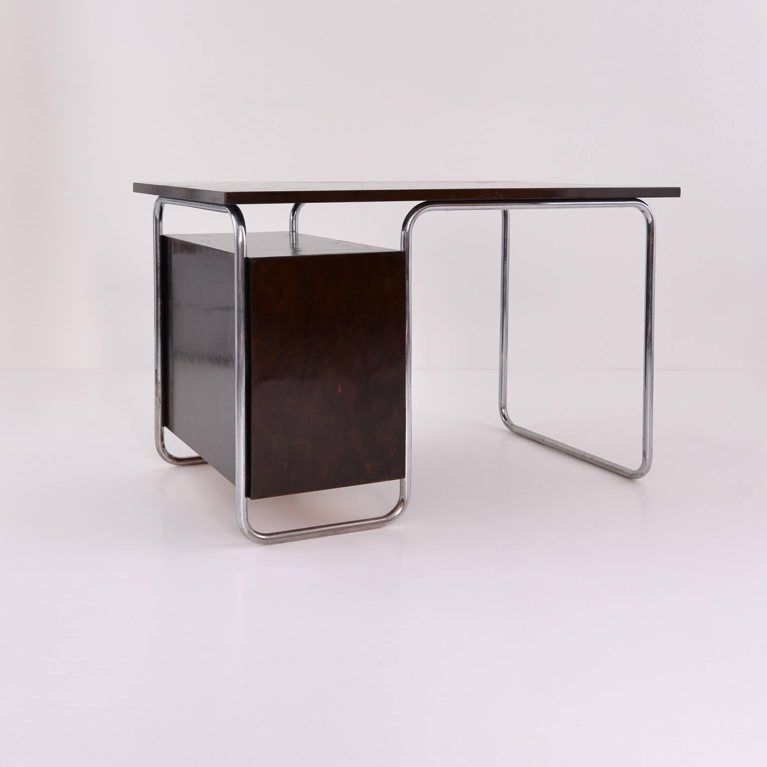 Modernist Tubular Steel and Stained Wood Desk by Rudolf Vichr, Prague, 1930 In Good Condition In Berlin, DE